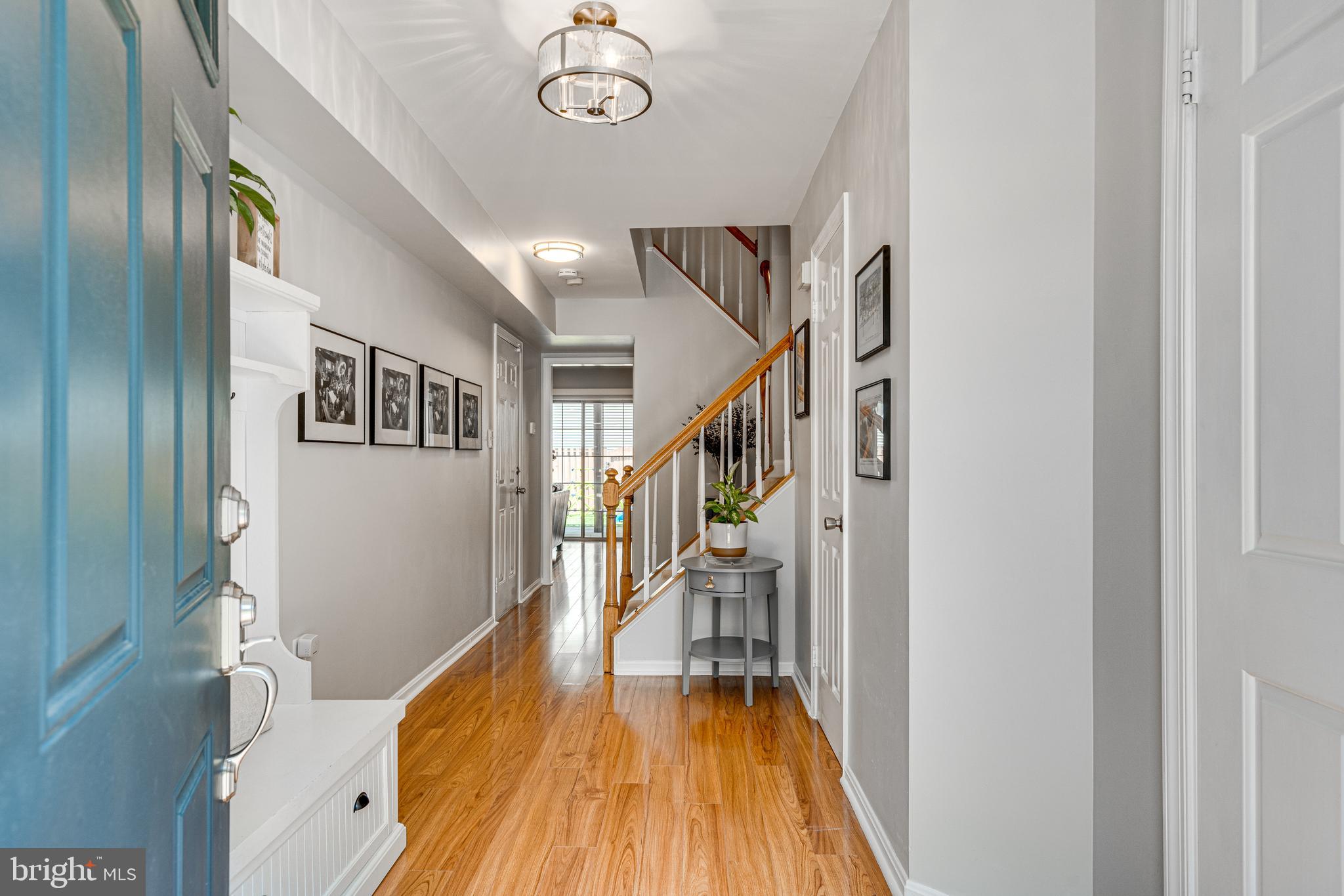 6717 SUNSET WOODS COURT