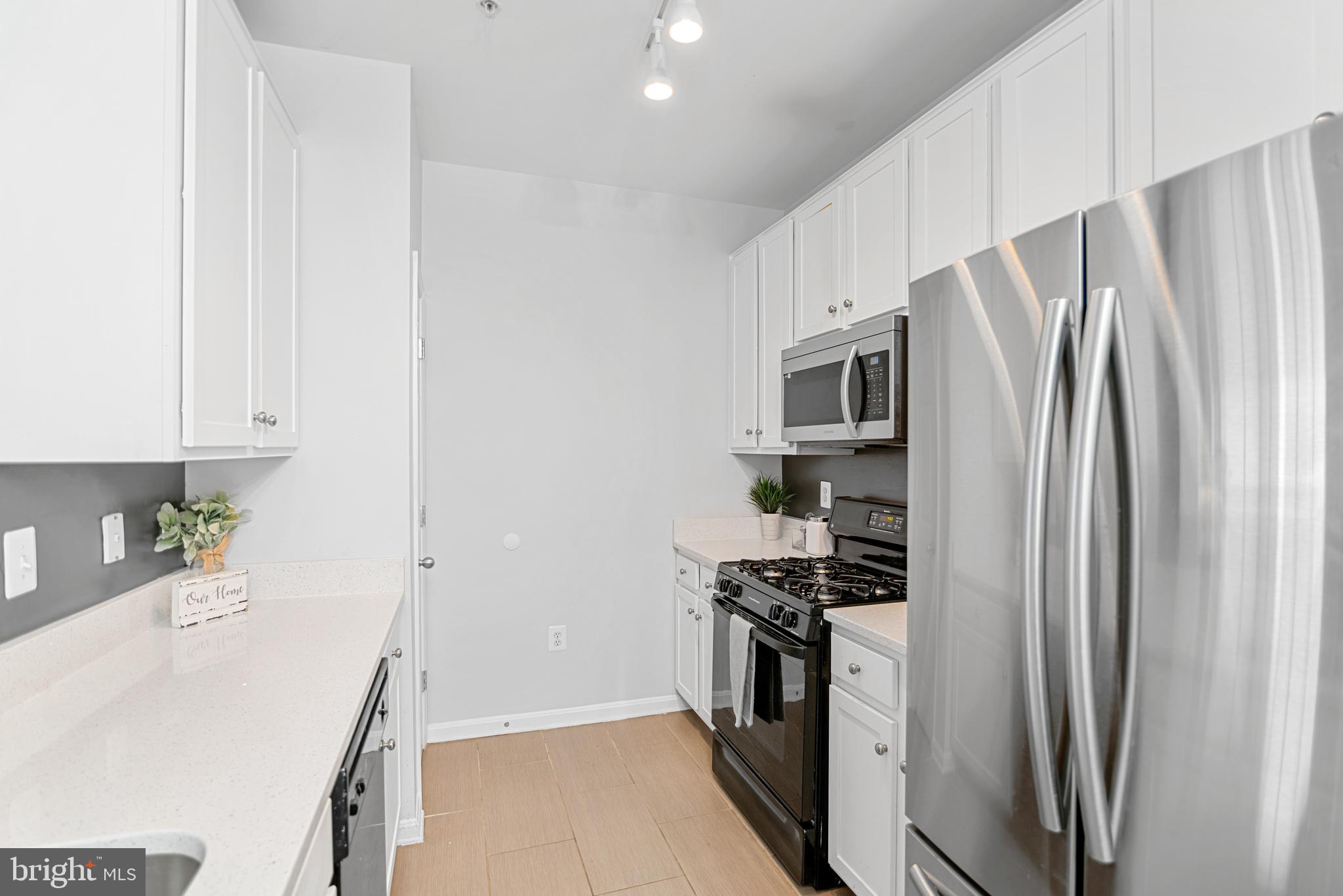 4852 EISENHOWER AVENUE 435