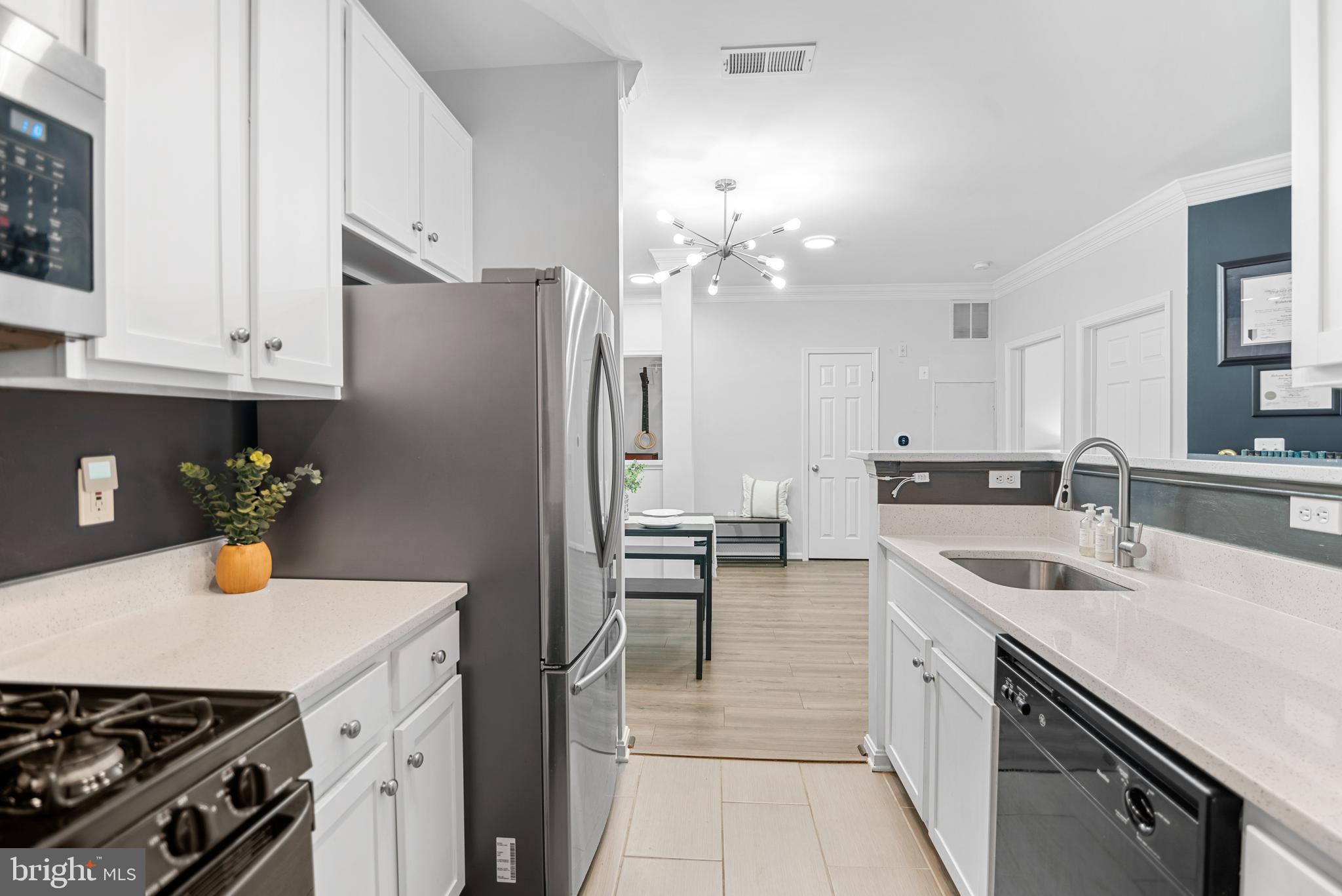 4852 EISENHOWER AVENUE 435