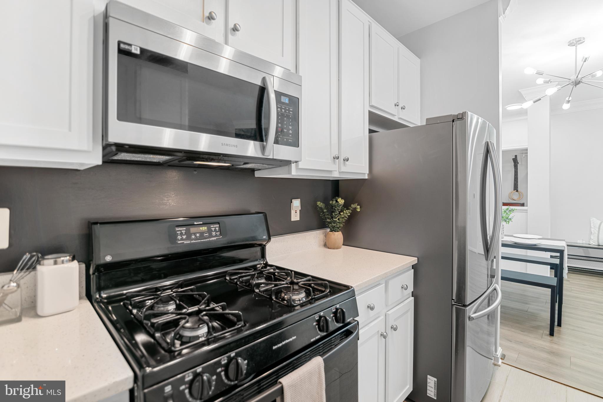 4852 EISENHOWER AVENUE 435