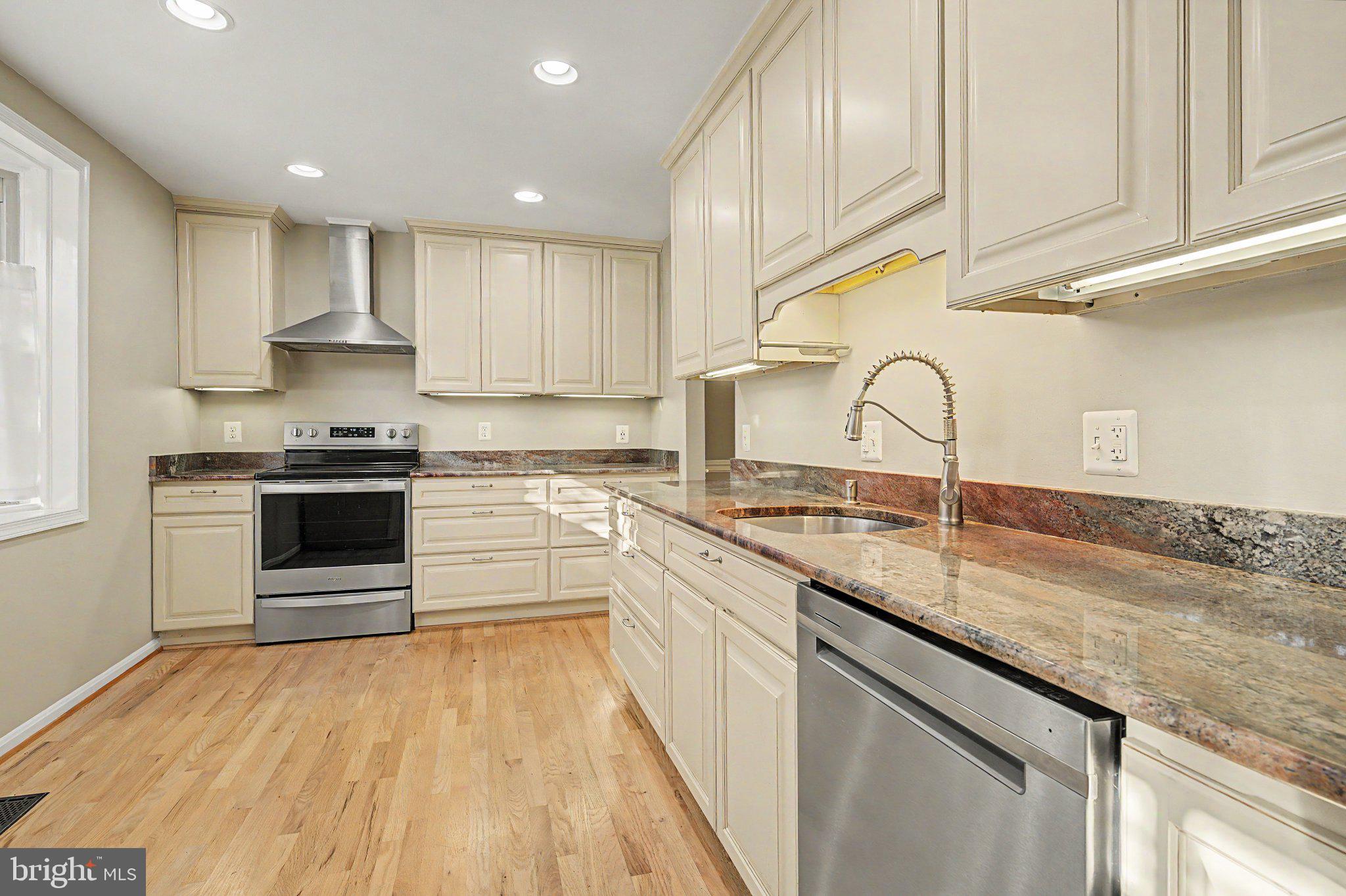 8203 DOCTOR CRAIK COURT