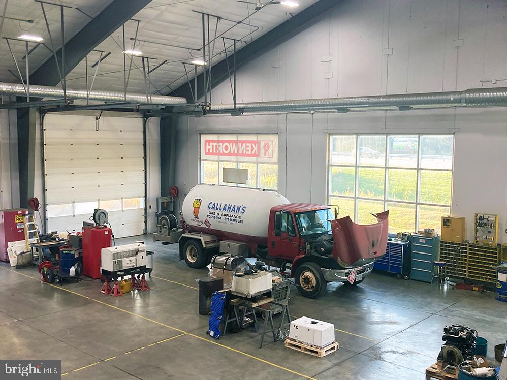 GRASONVILLE - Commercial Sale