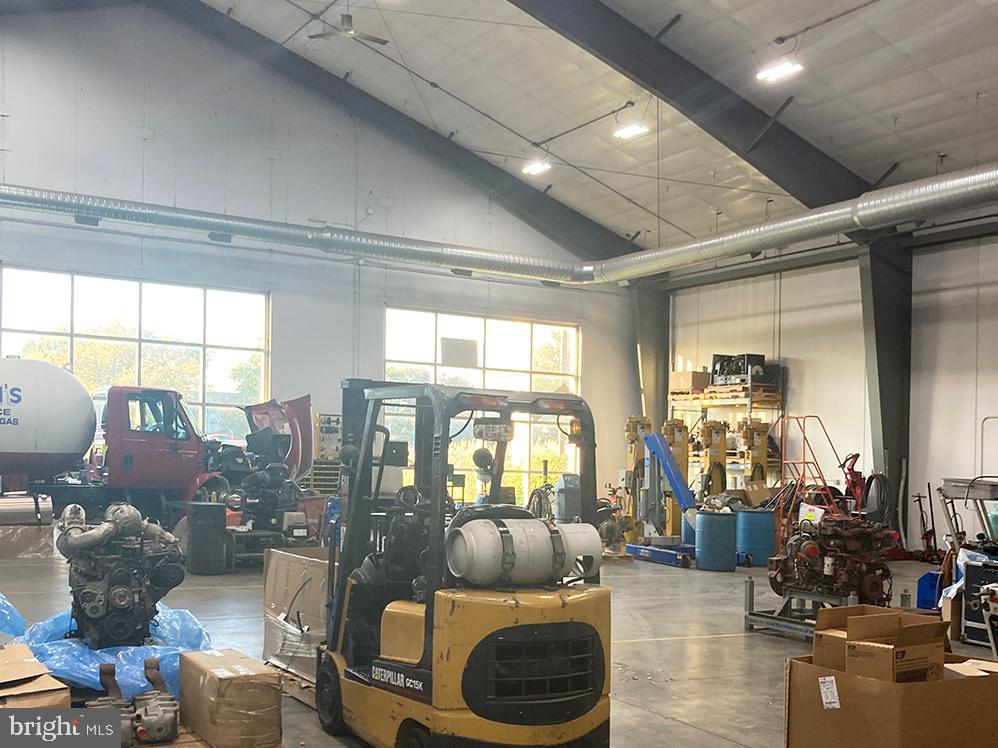 GRASONVILLE - Commercial Sale