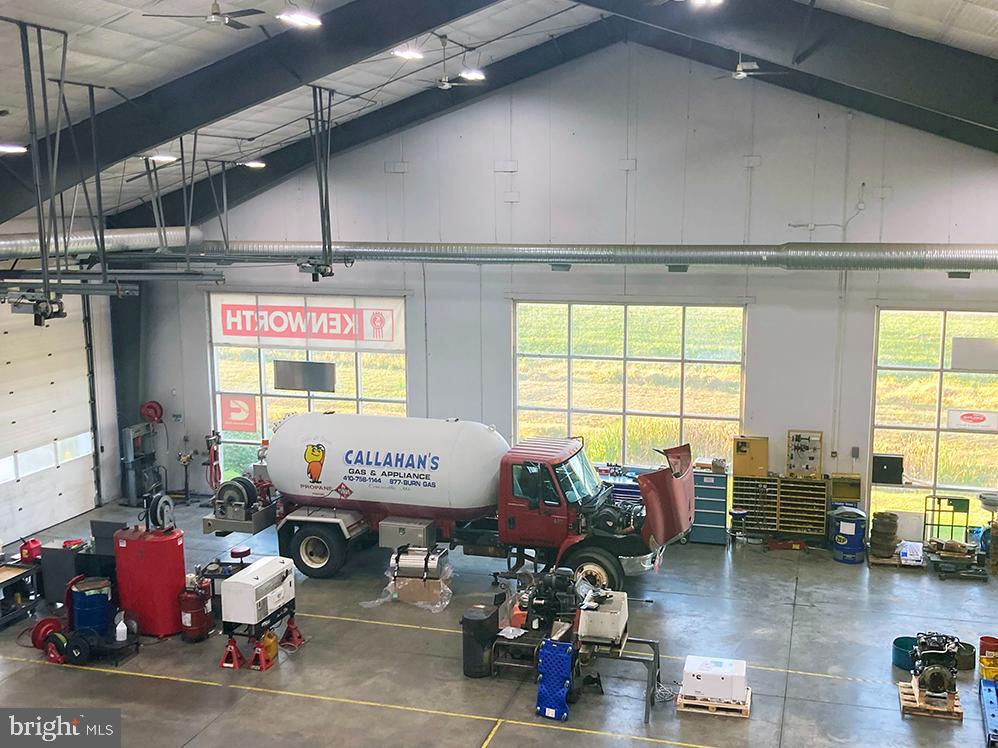 GRASONVILLE - Commercial Sale