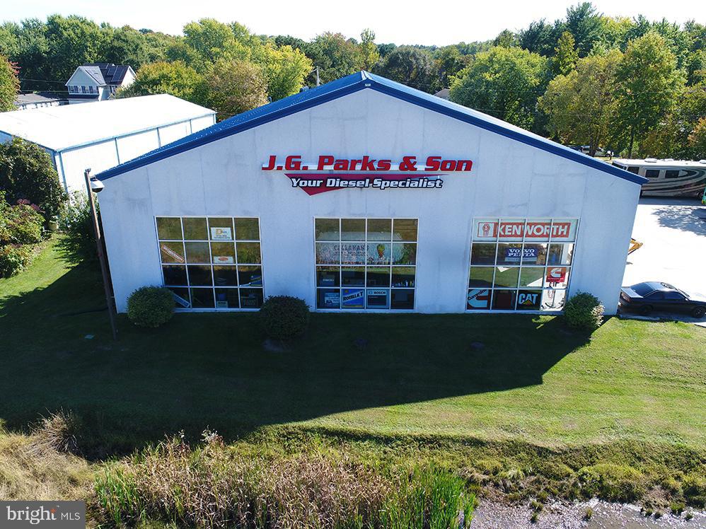 GRASONVILLE - Commercial Sale