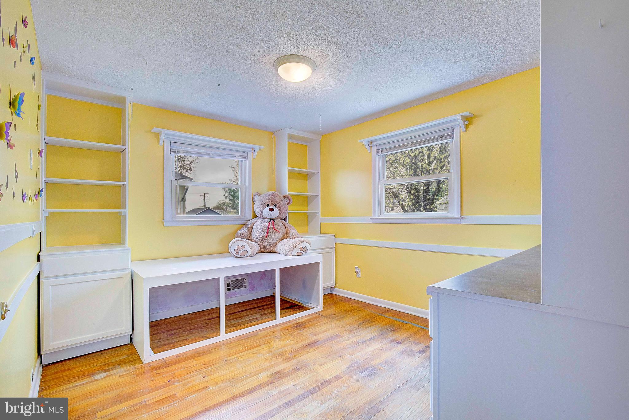 SCHOOL GARDENS - Residential