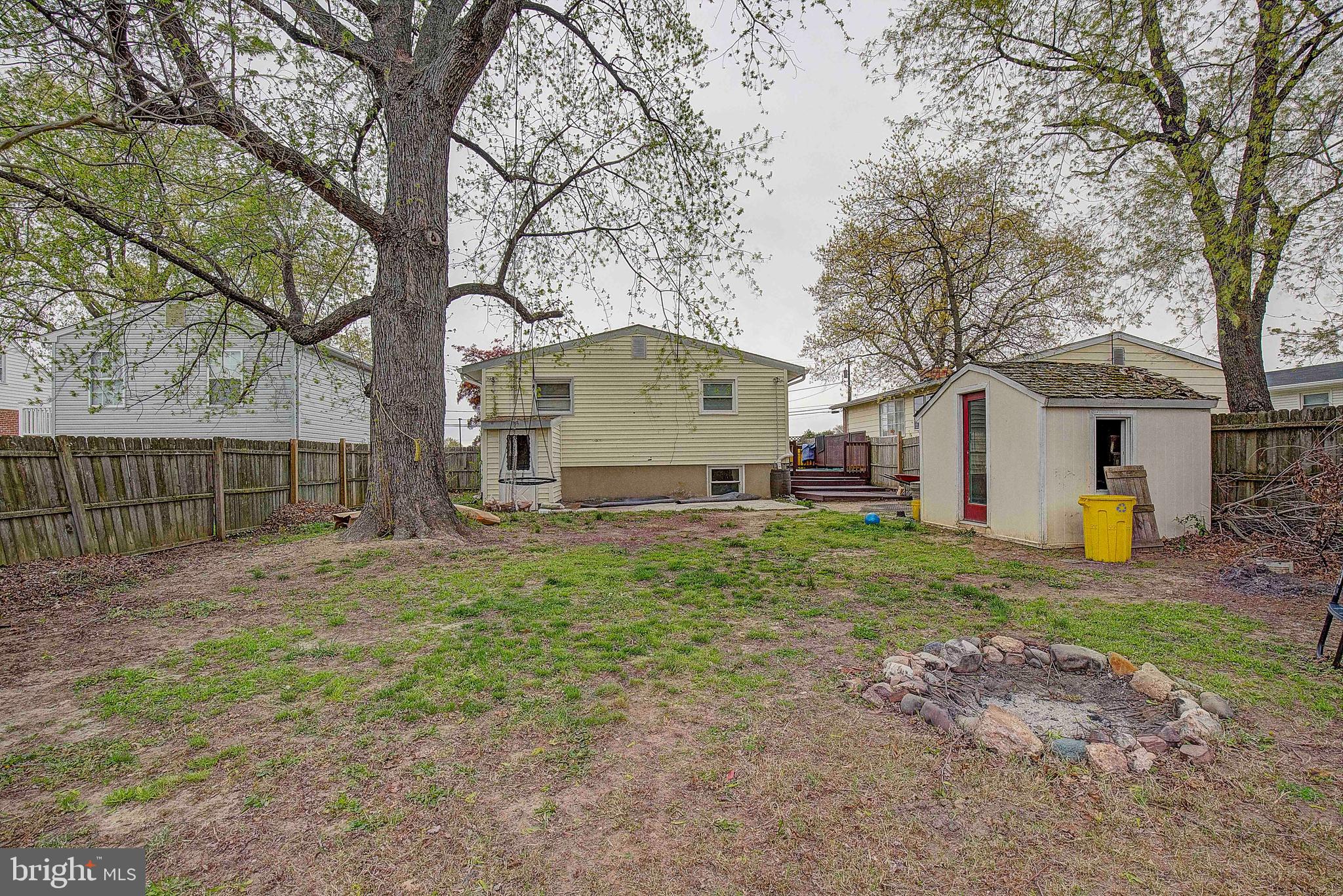 SCHOOL GARDENS - Residential