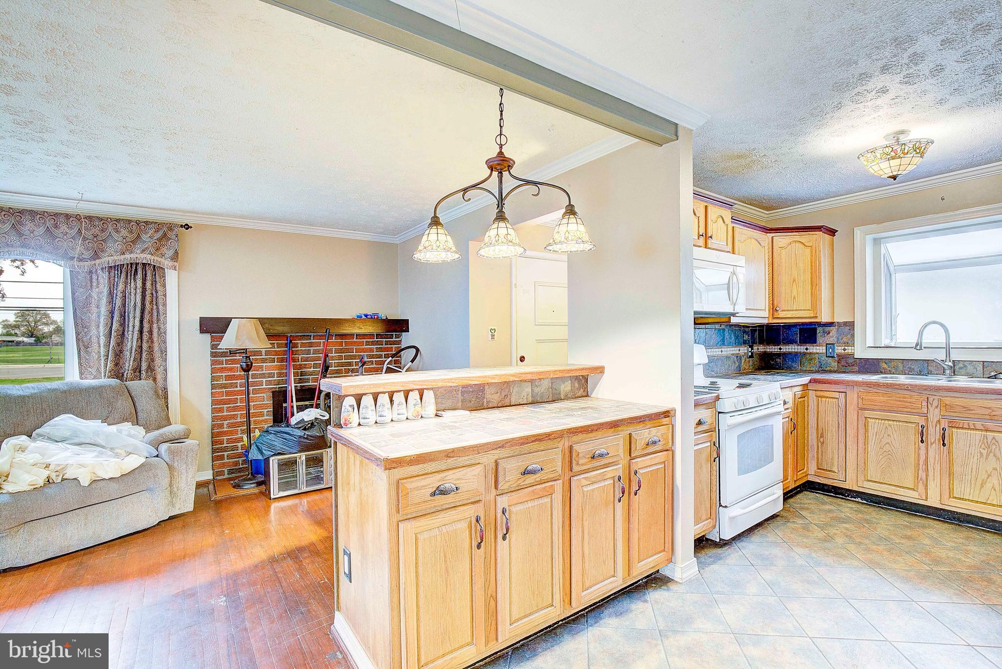 SCHOOL GARDENS - Residential