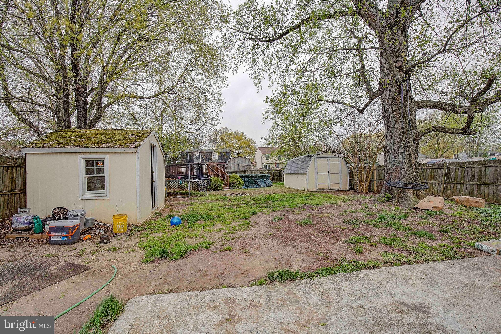 SCHOOL GARDENS - Residential