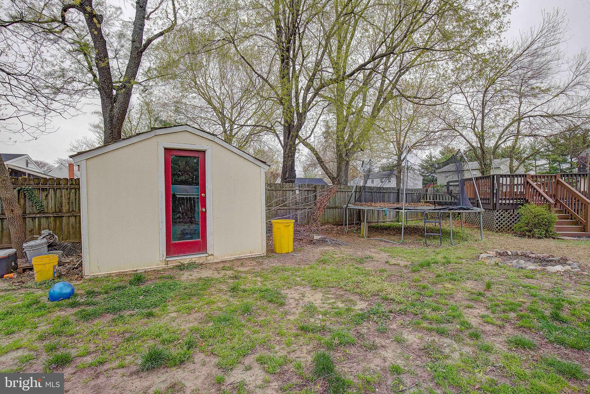SCHOOL GARDENS - Residential