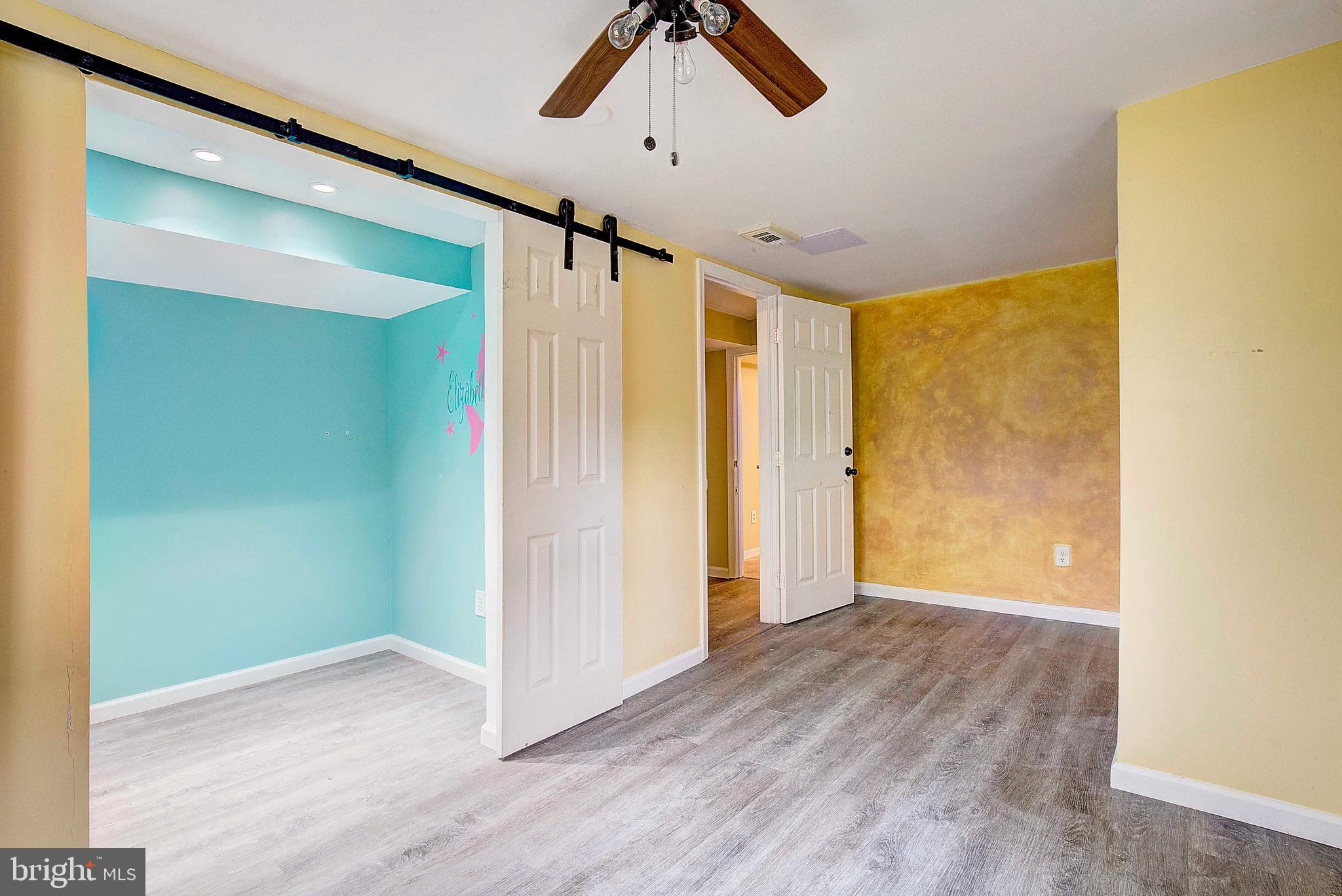 SCHOOL GARDENS - Residential