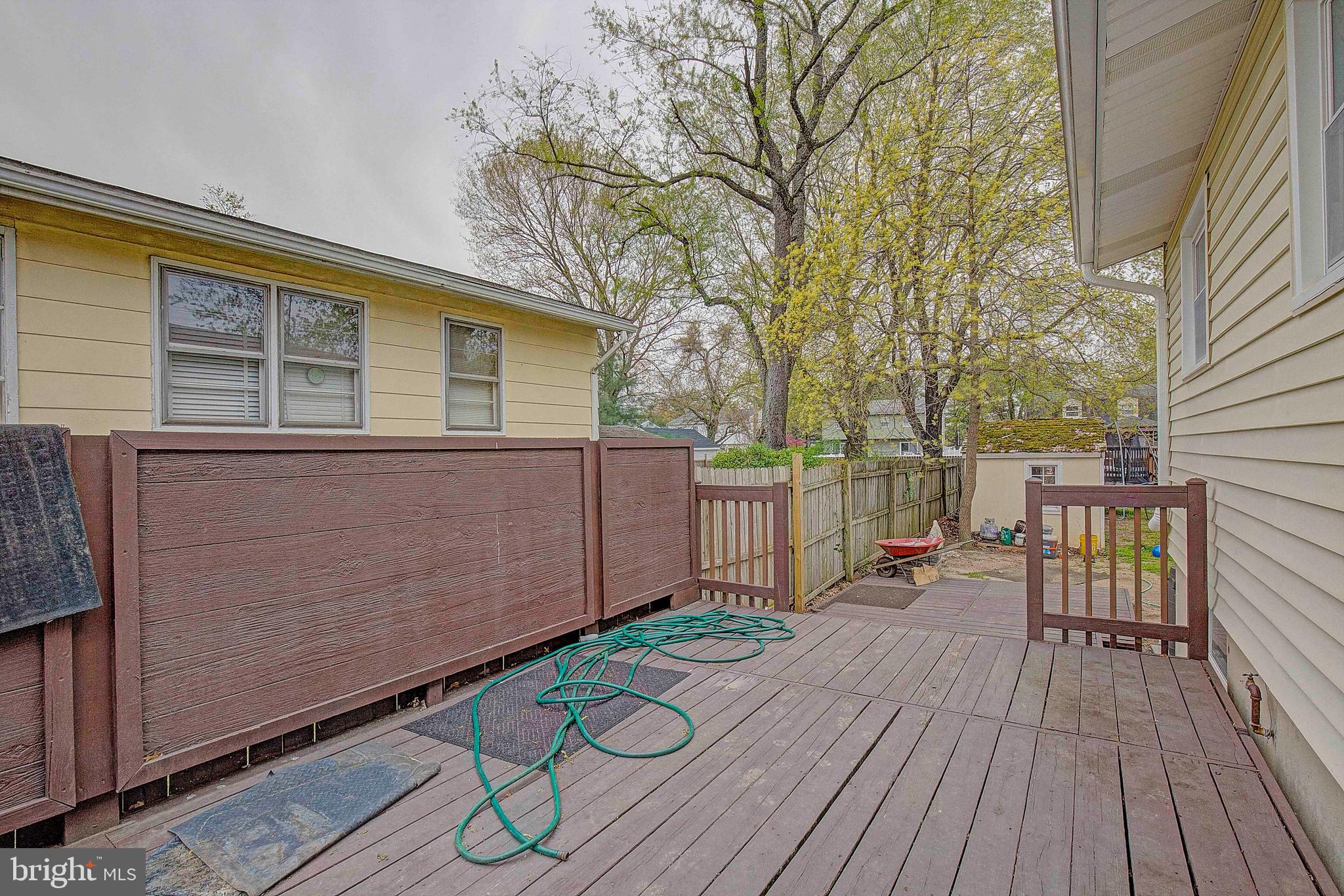 SCHOOL GARDENS - Residential