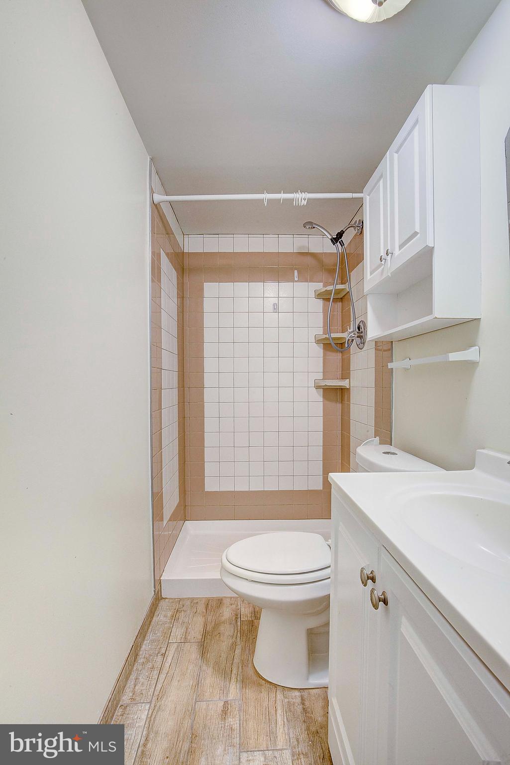 SCHOOL GARDENS - Residential