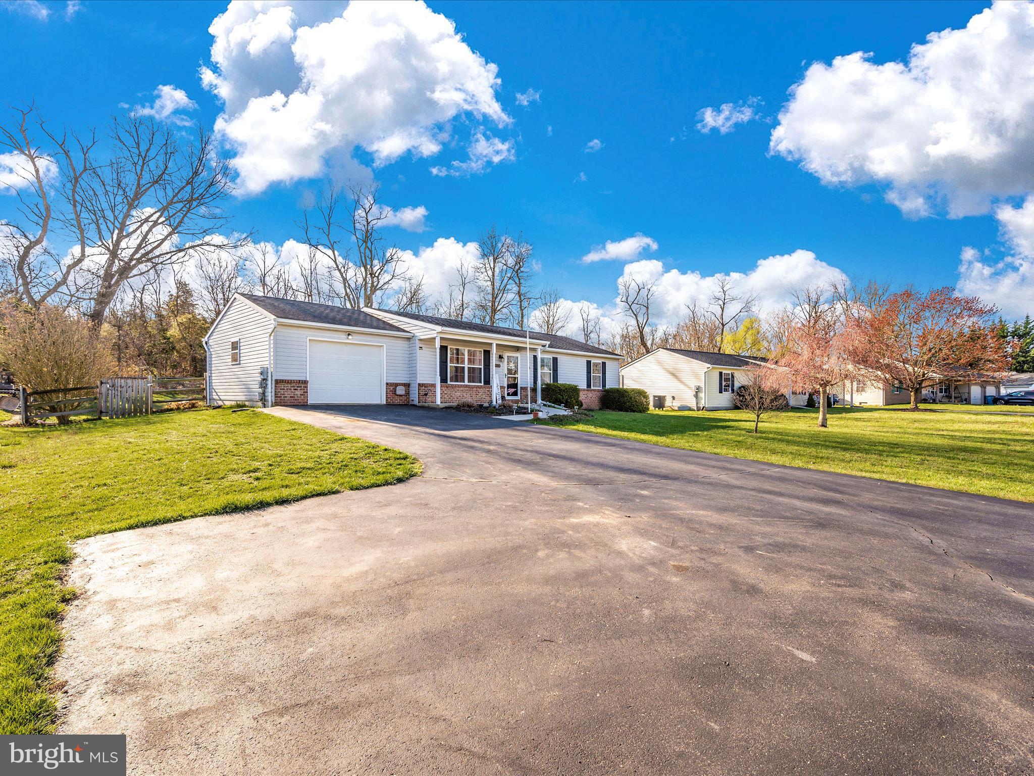 STERLING OAKS - Residential