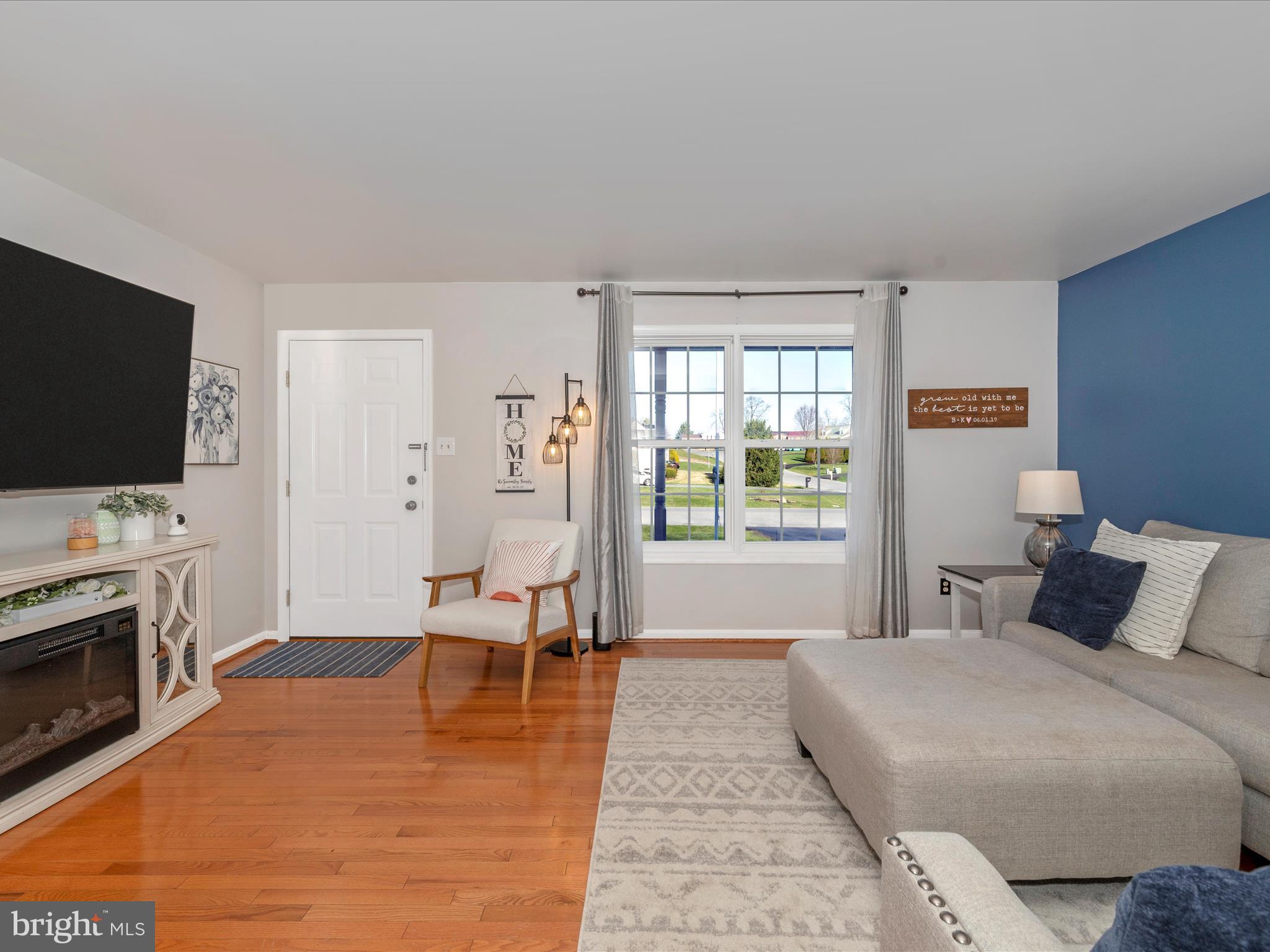 STERLING OAKS - Residential