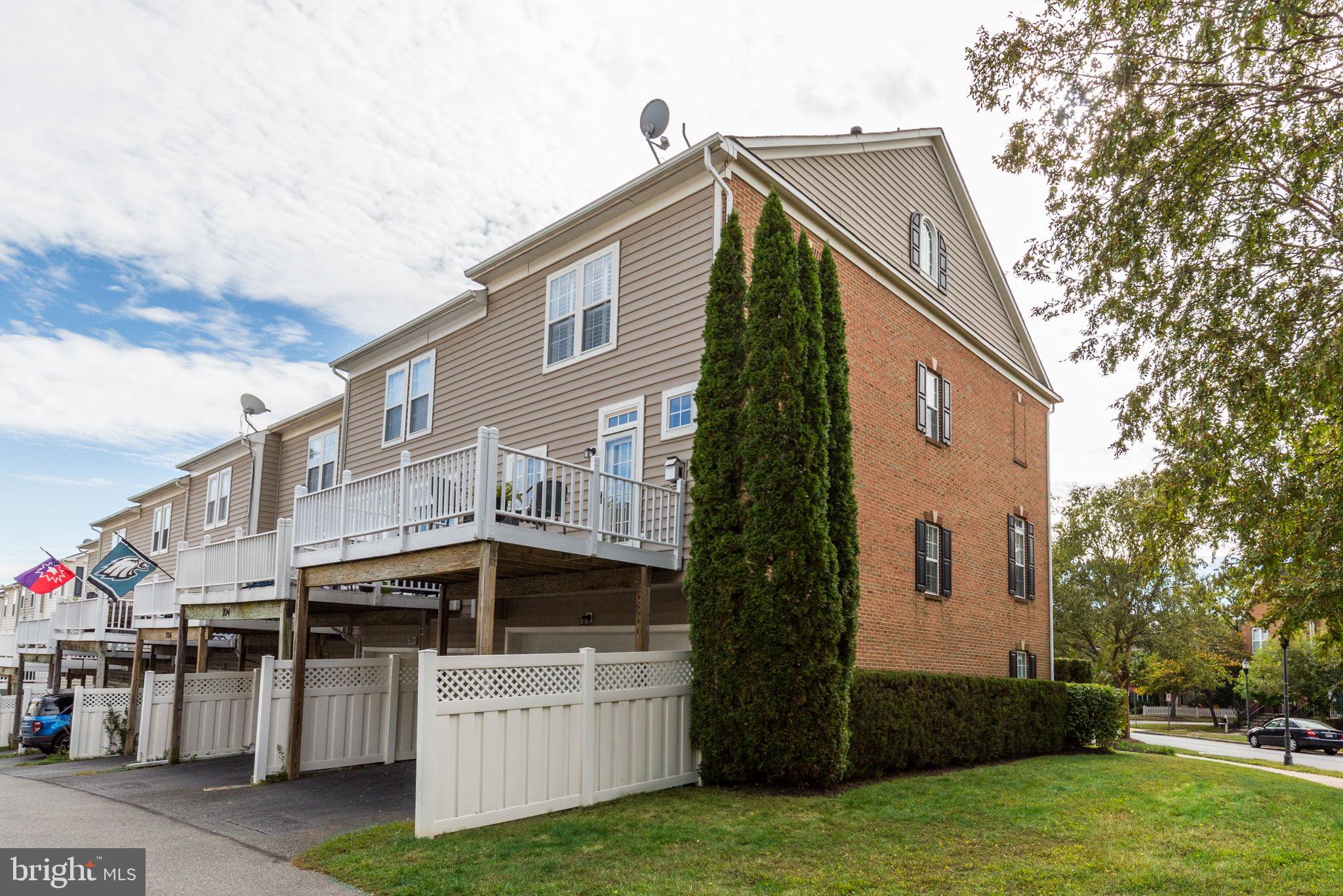 LAKELANDS - Residential