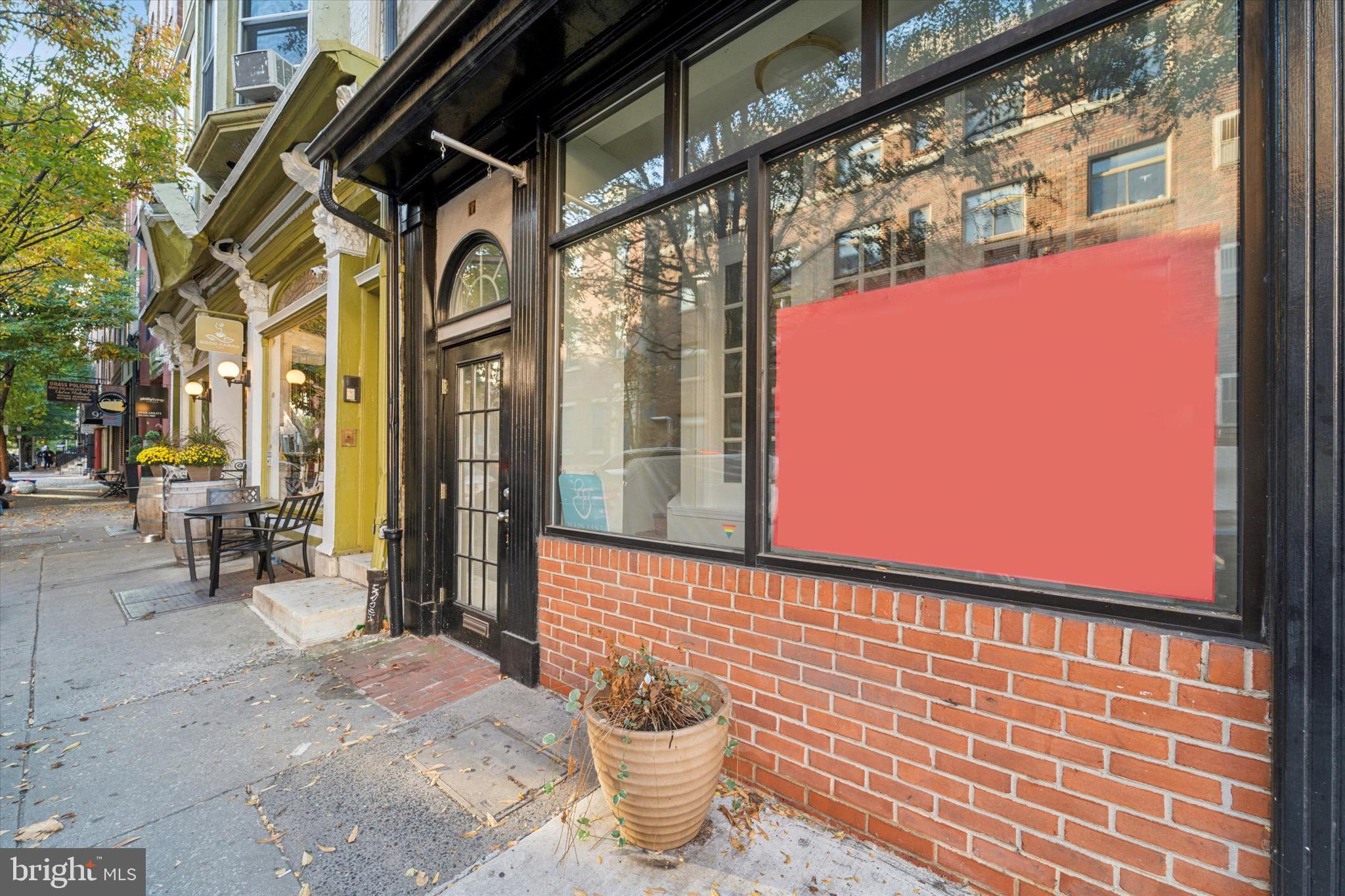 SOCIETY HILL - Commercial Lease