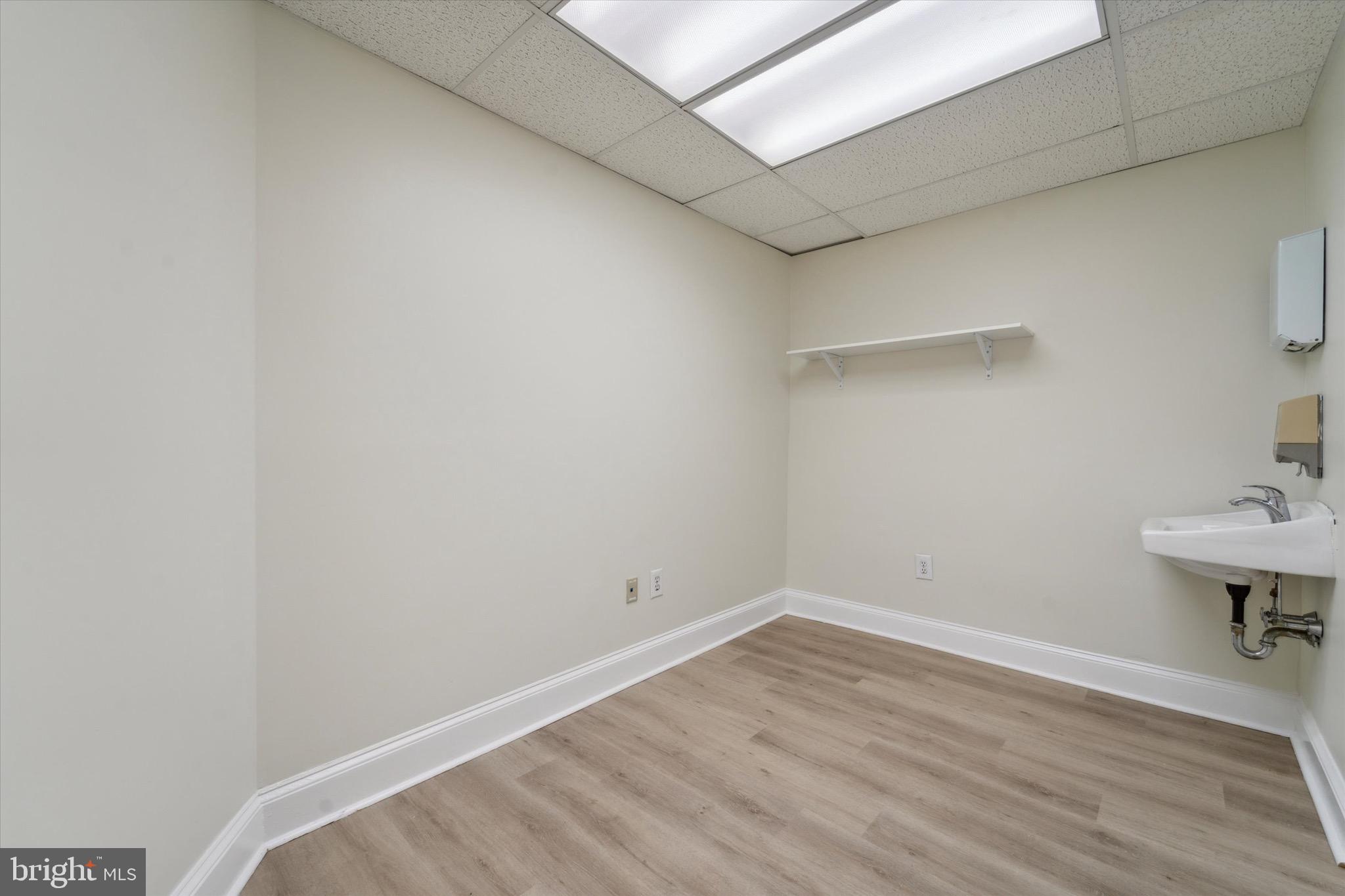 SOCIETY HILL - Commercial Lease