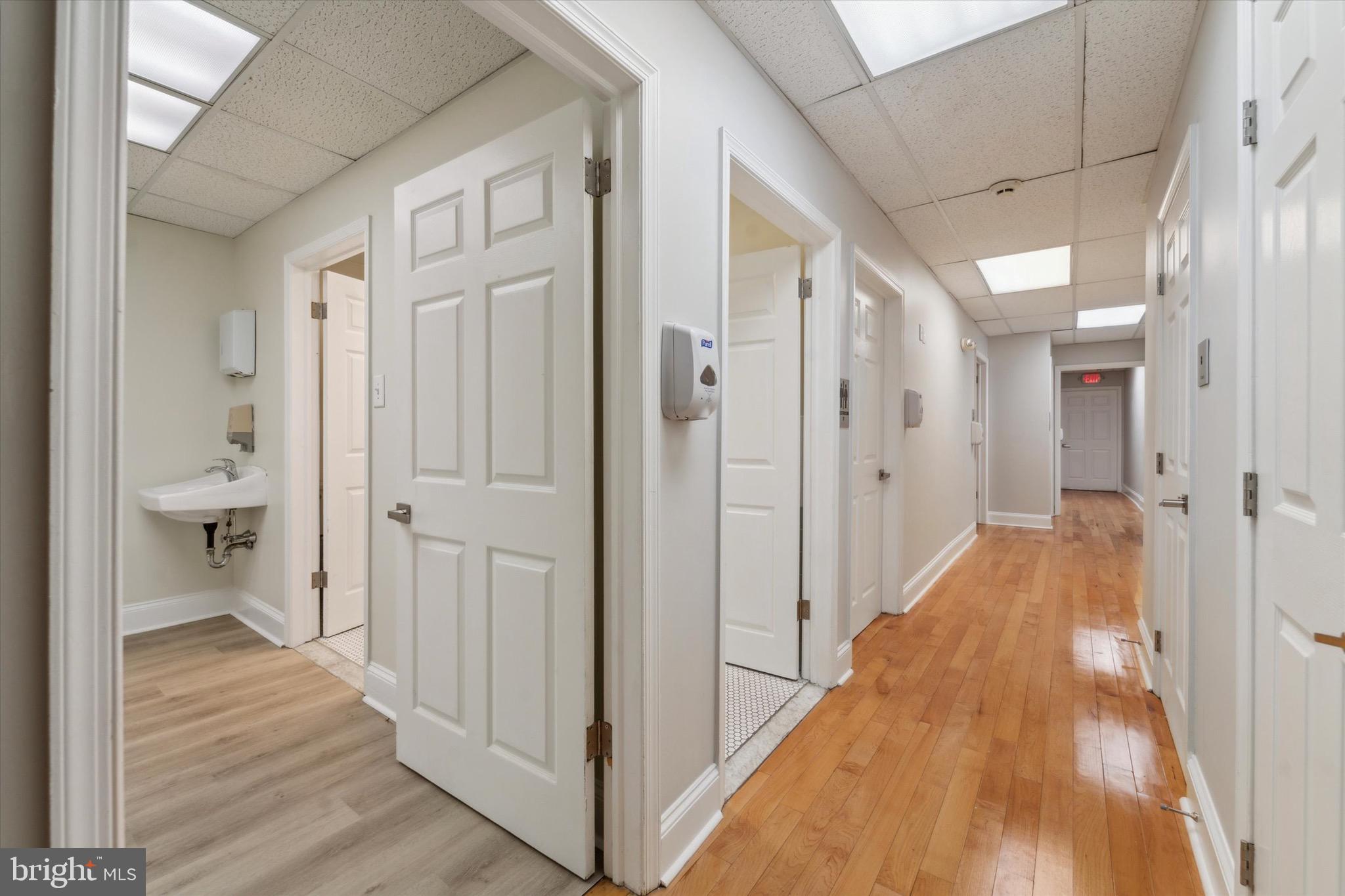 SOCIETY HILL - Commercial Lease