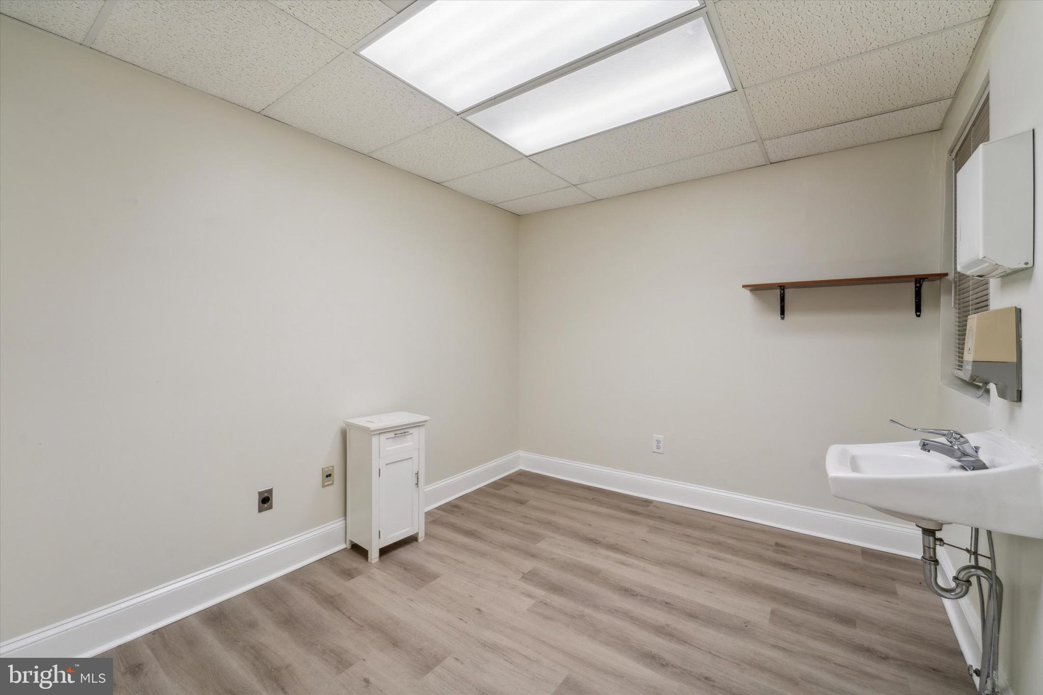 SOCIETY HILL - Commercial Lease