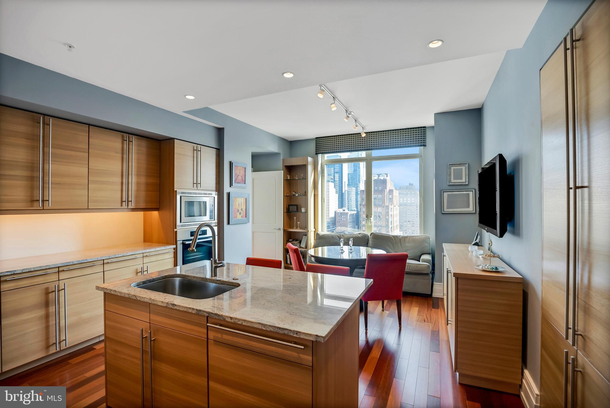 RITTENHOUSE SQUARE - Residential