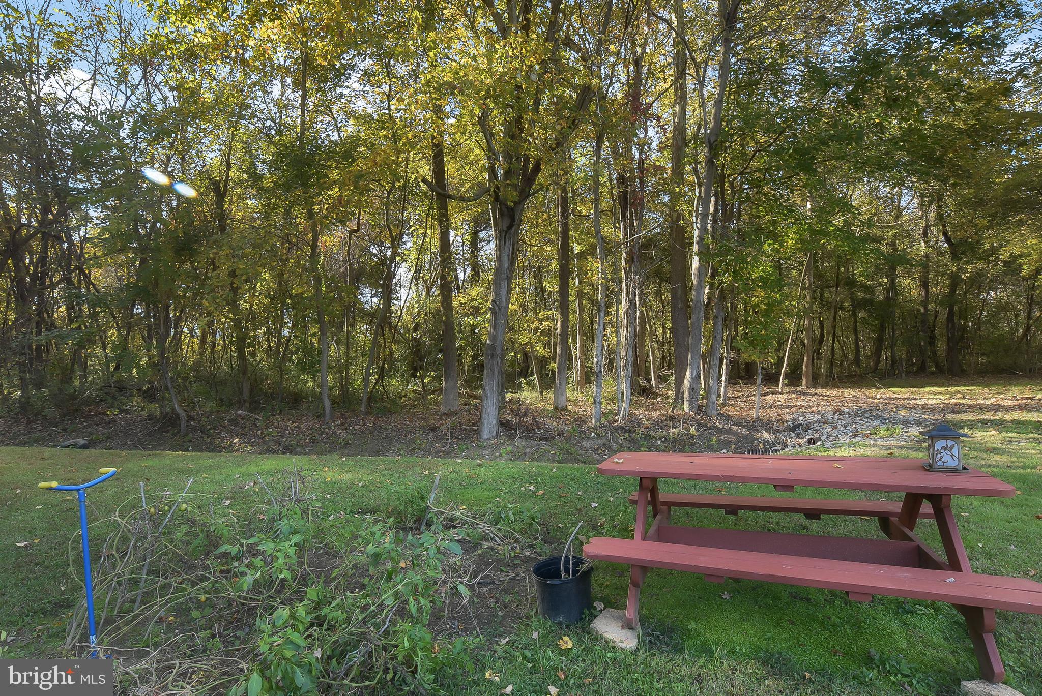 LYONS CREEK MOBILE ESTATES - Residential