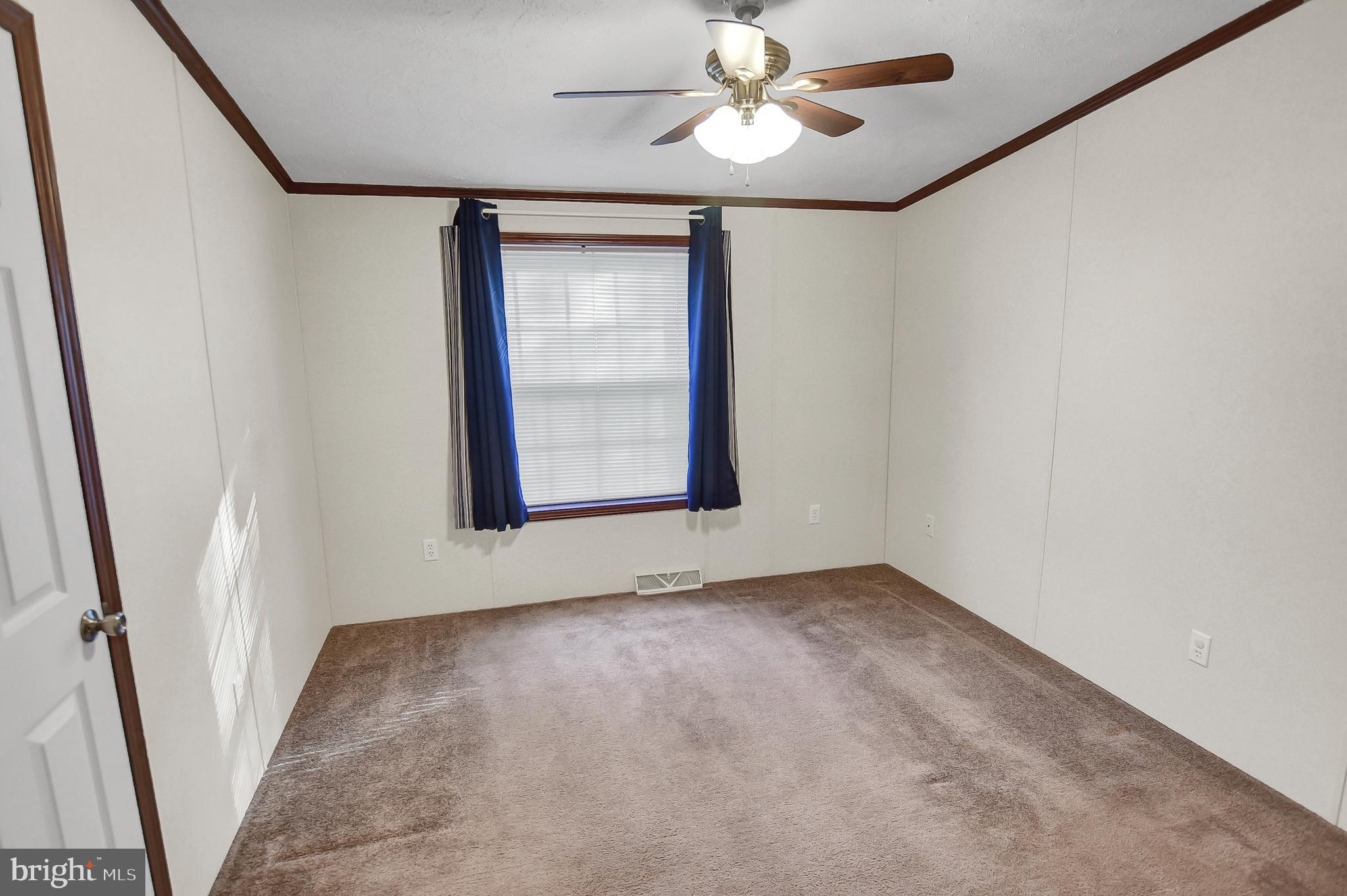 LYONS CREEK MOBILE ESTATES - Residential