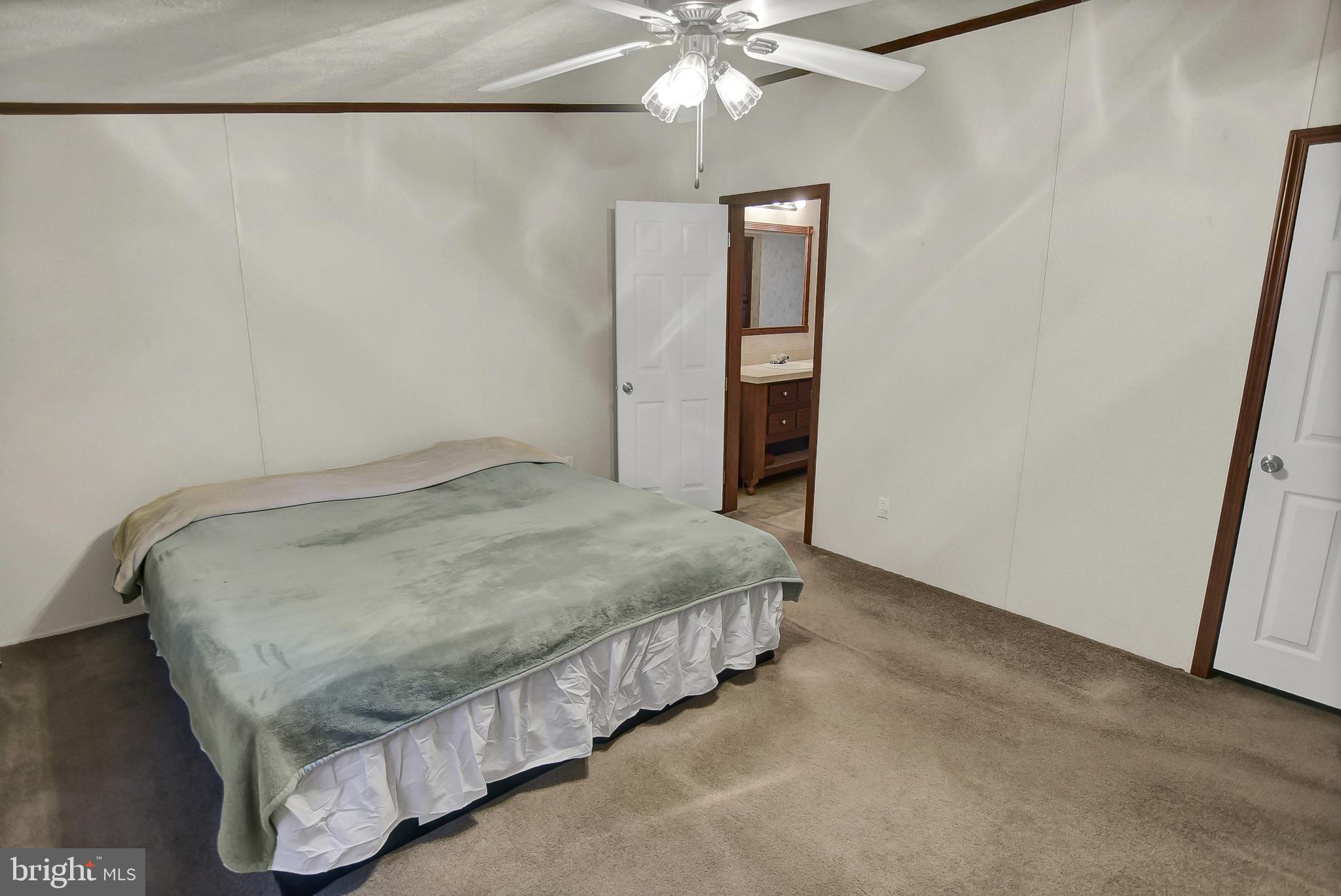 LYONS CREEK MOBILE ESTATES - Residential