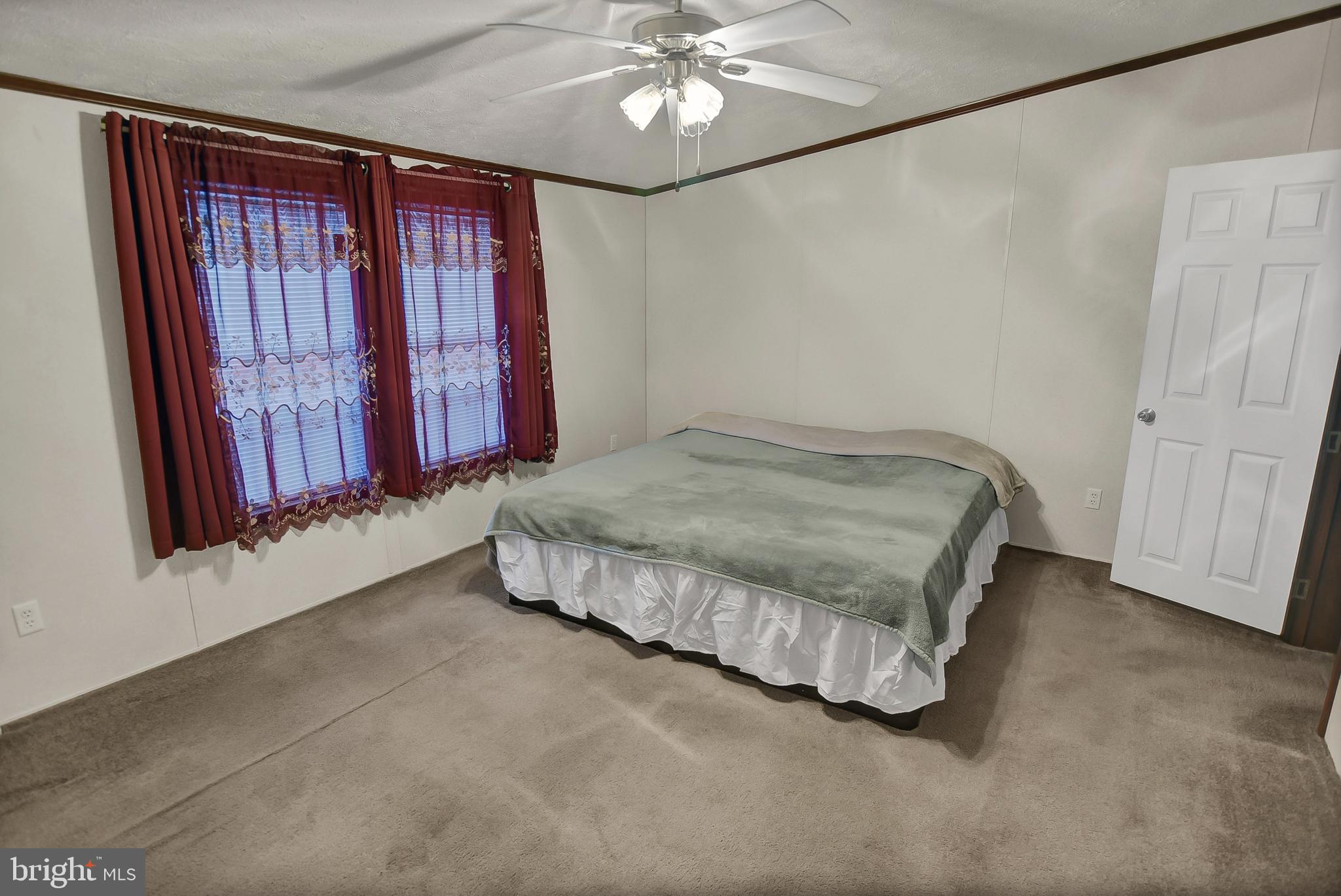 LYONS CREEK MOBILE ESTATES - Residential