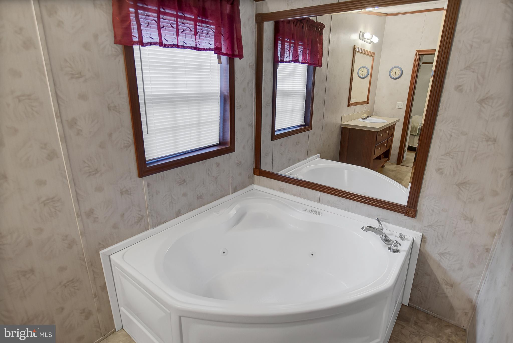 LYONS CREEK MOBILE ESTATES - Residential