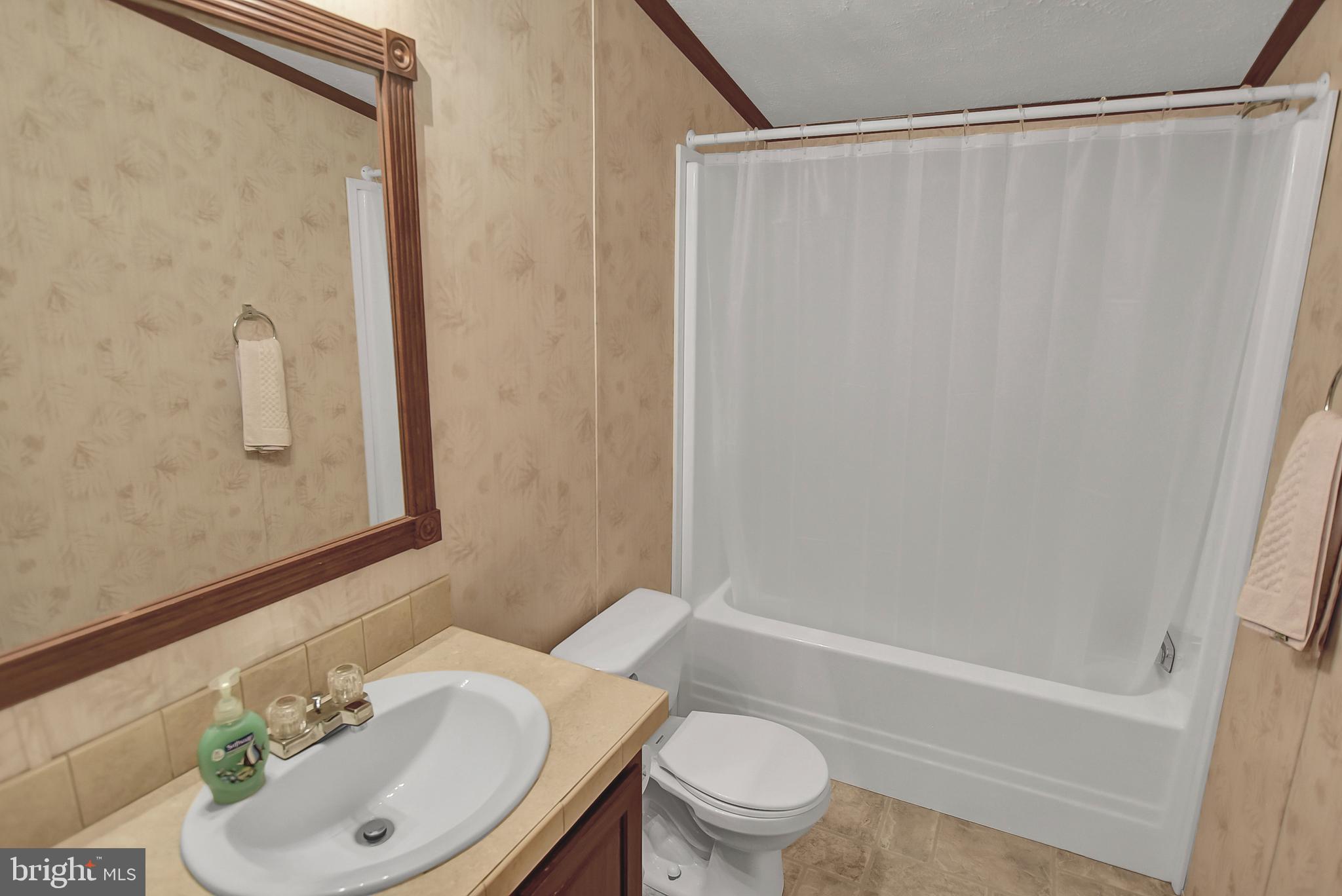 LYONS CREEK MOBILE ESTATES - Residential