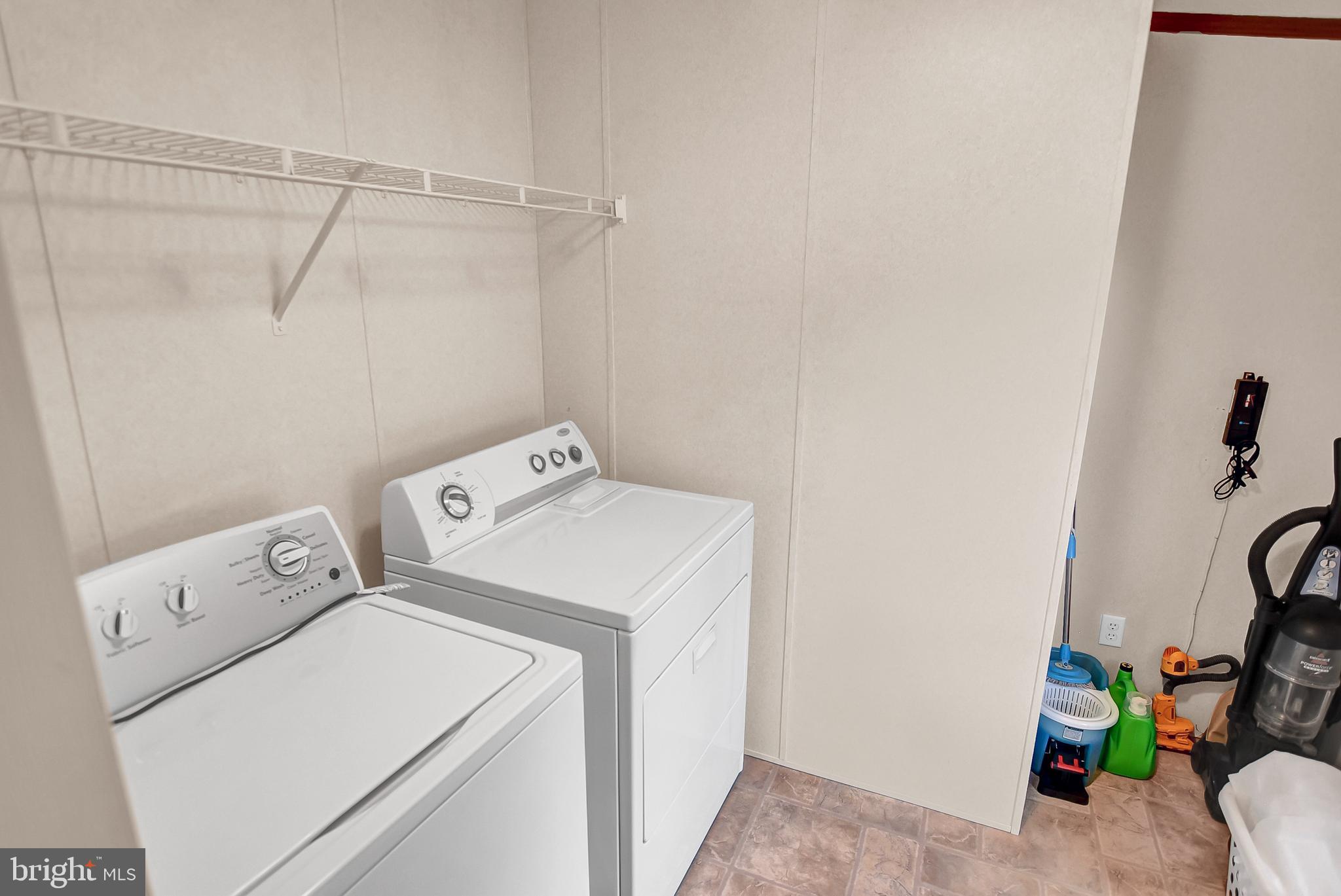 LYONS CREEK MOBILE ESTATES - Residential