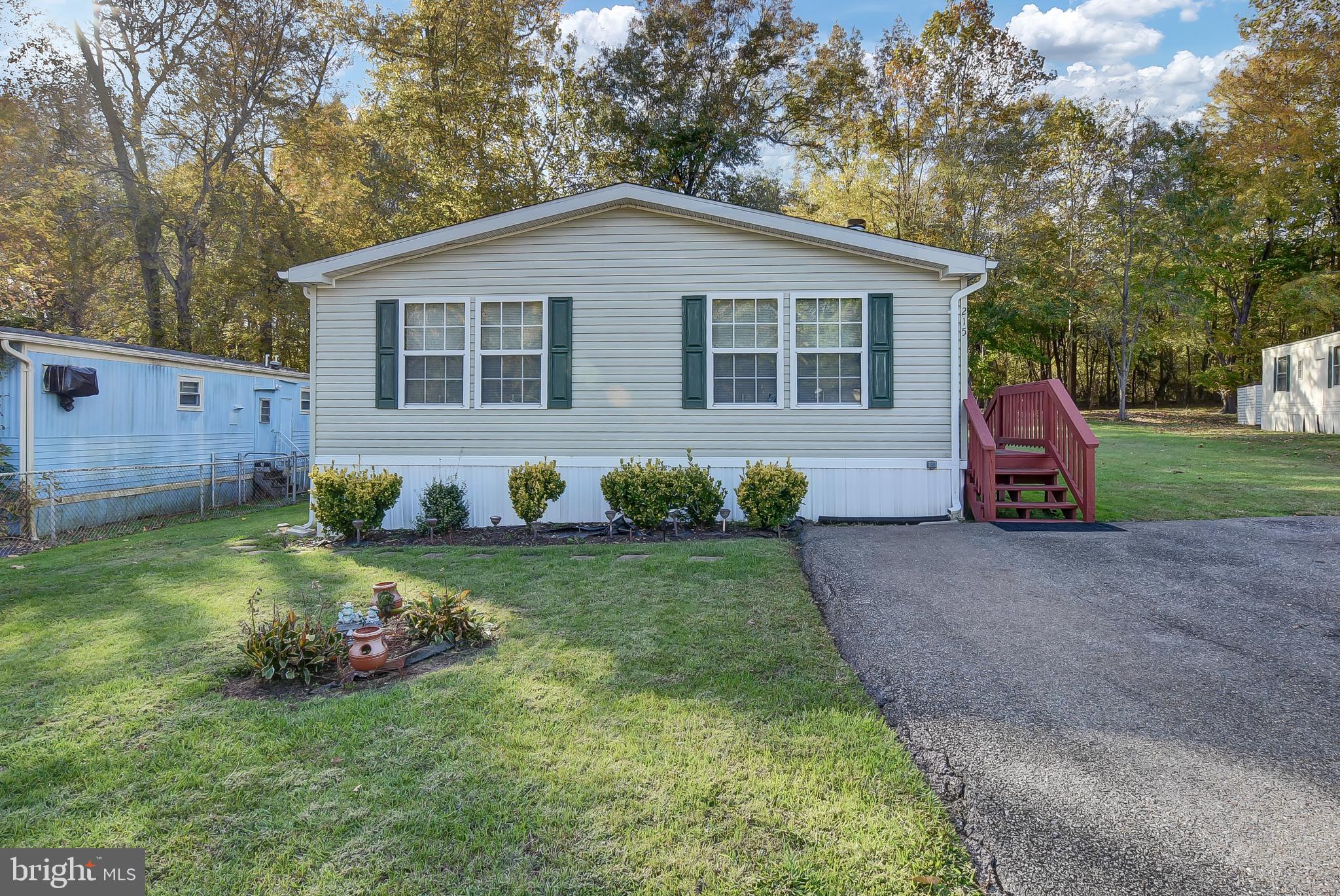 LYONS CREEK MOBILE ESTATES - Residential