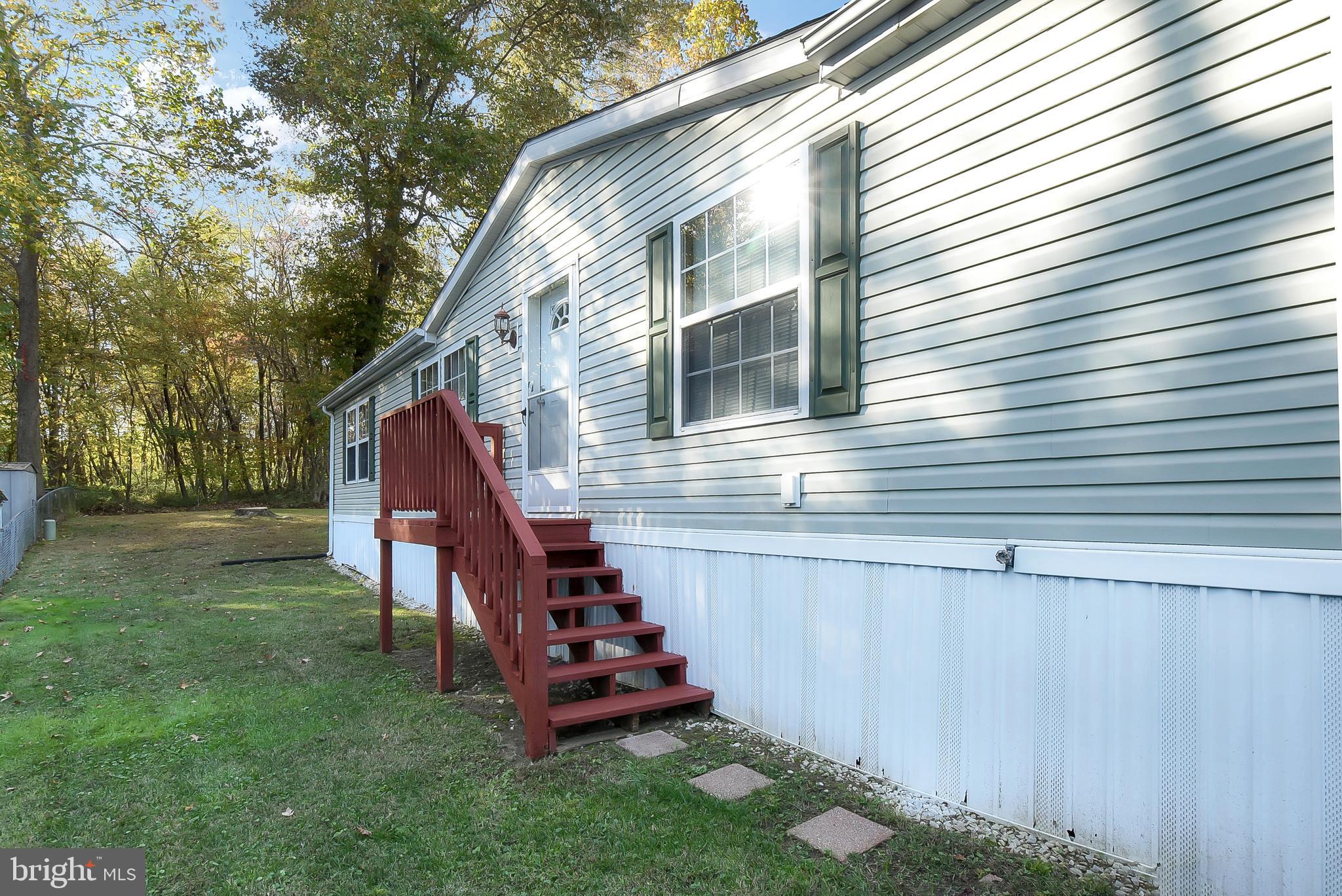 LYONS CREEK MOBILE ESTATES - Residential