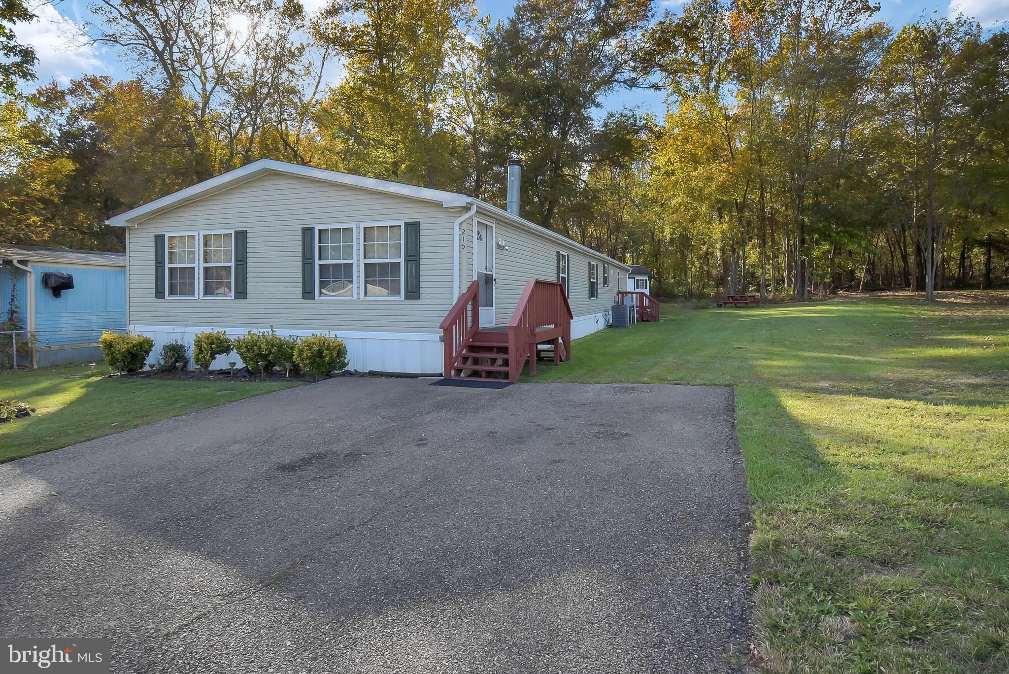 LYONS CREEK MOBILE ESTATES - Residential