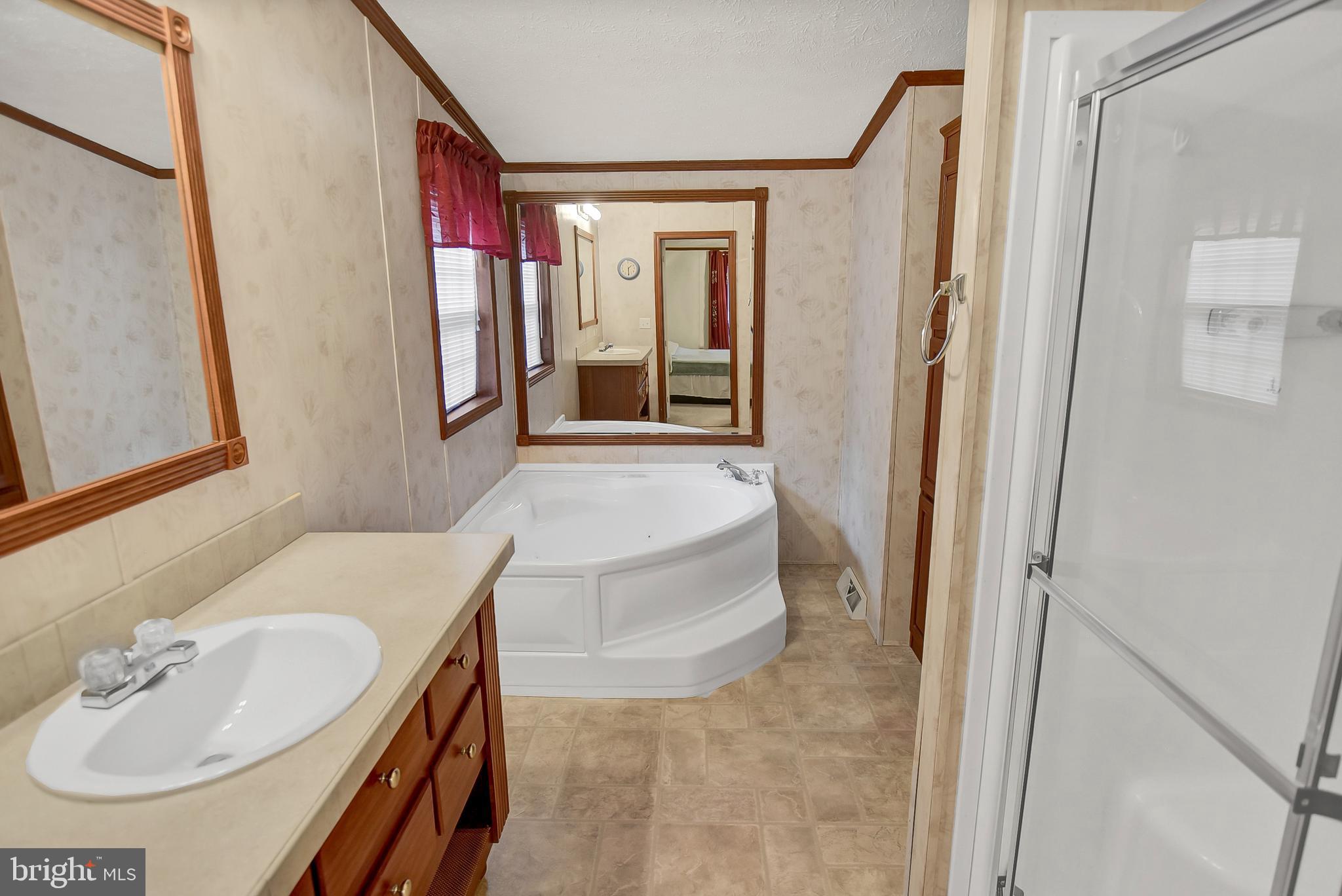 LYONS CREEK MOBILE ESTATES - Residential