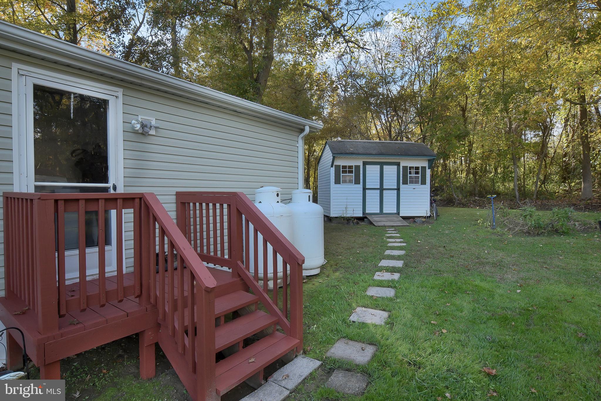 LYONS CREEK MOBILE ESTATES - Residential