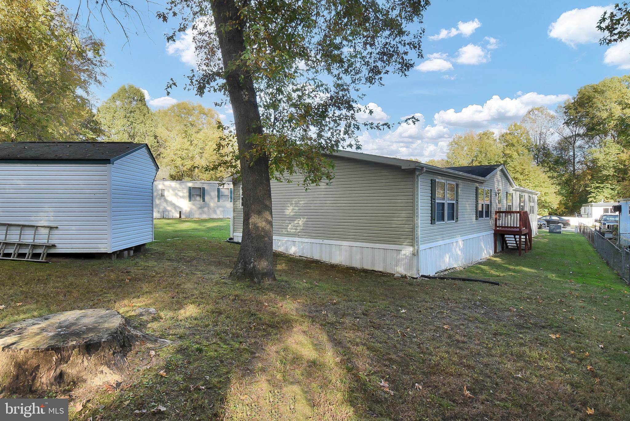 LYONS CREEK MOBILE ESTATES - Residential