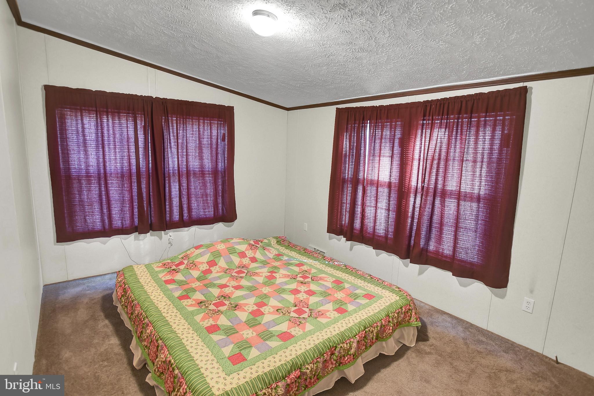 LYONS CREEK MOBILE ESTATES - Residential