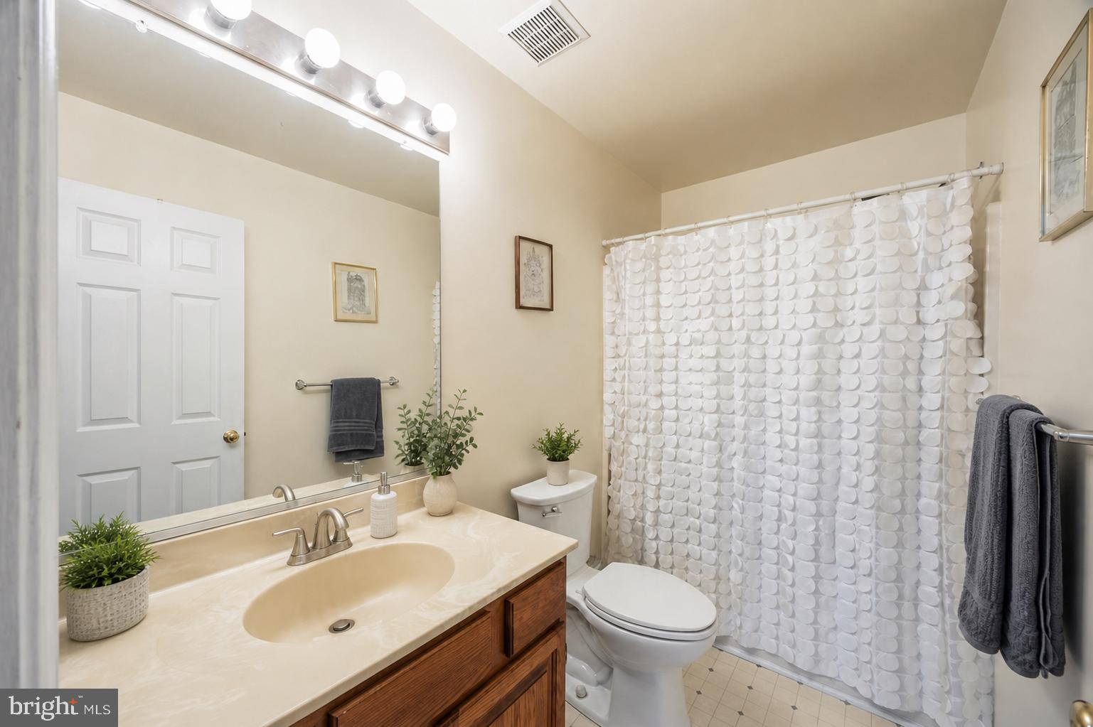 OYSTER HARBOR - Residential