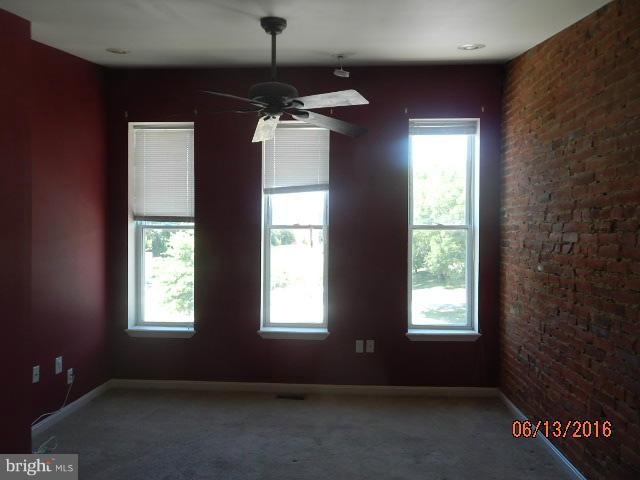 RIVERSIDE PARK - Residential