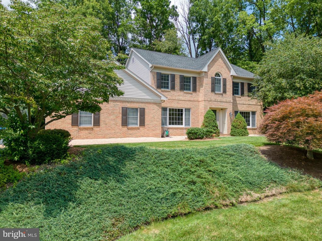 Photo of 2620 VALLEY VIEW DR, LANCASTER, PA 17601 (MLS # PALA2037336)