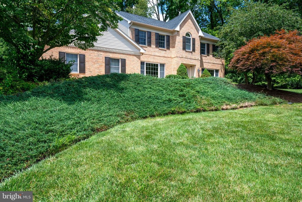 Photo of 2620 VALLEY VIEW DR, LANCASTER, PA 17601 (MLS # PALA2037336)