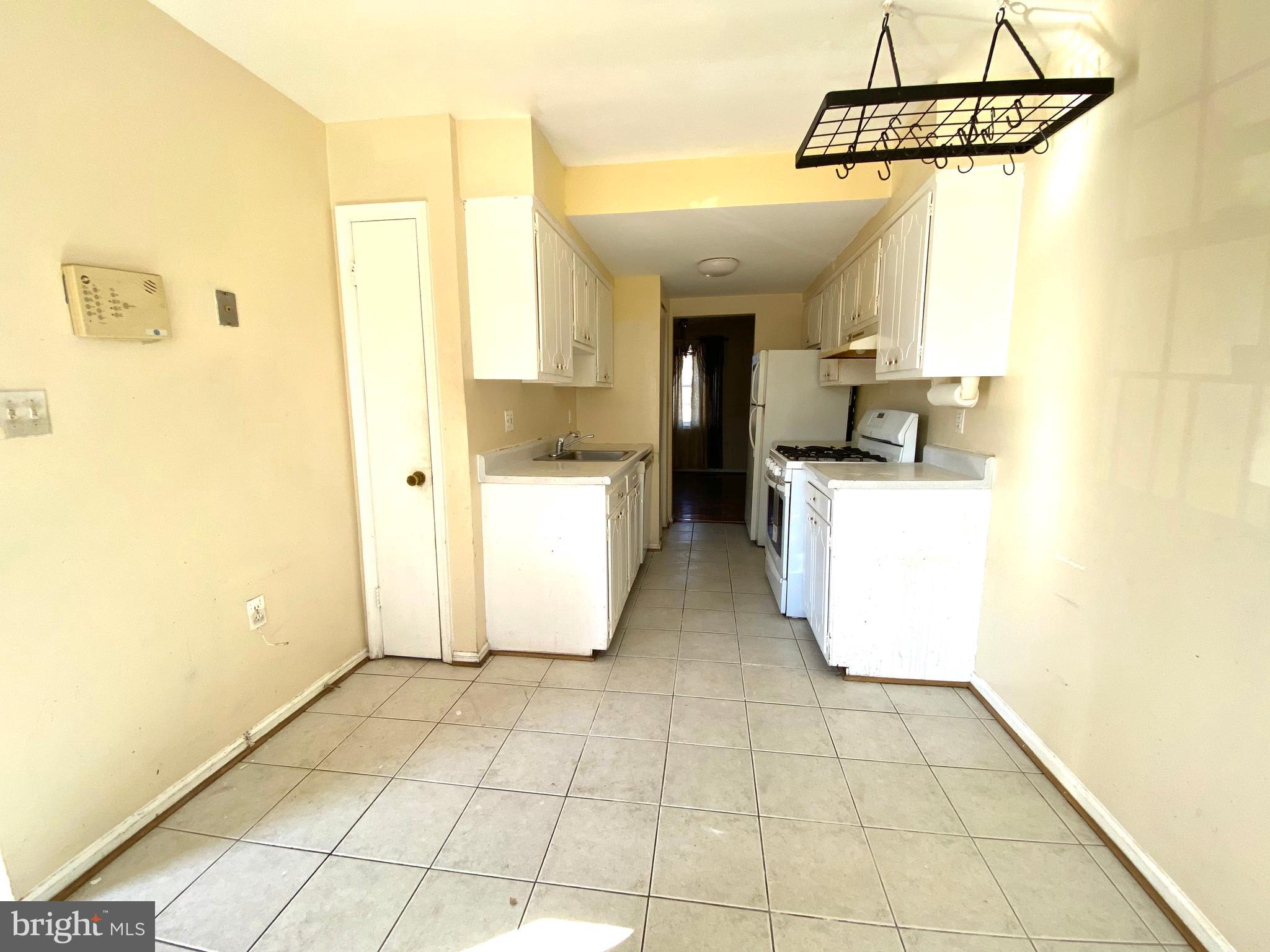 LAKEPOINTE - Residential