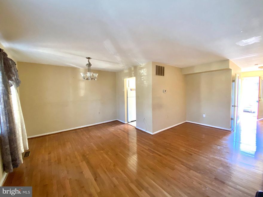 3 Finished Level Townhouse *3 Bedrooms 2.5 Bathrooms *Master Bedroom has it's own full bathroom *Newer Windows *Hardwood Floors throughout entire main level *Finished Lower Level with walk out connecting to patio *Private backyard *Steps from Lake *Own Instant Equity!!