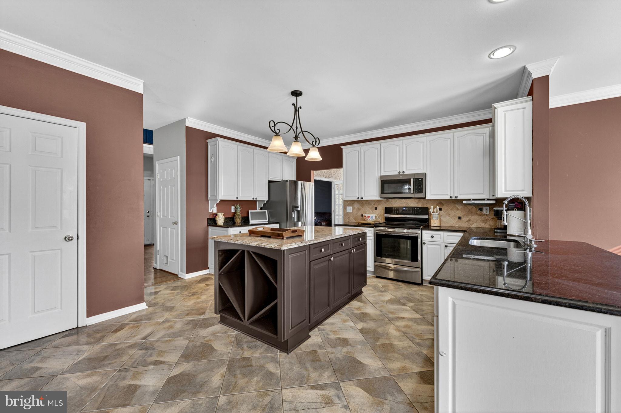 LOCUST HILL - Residential