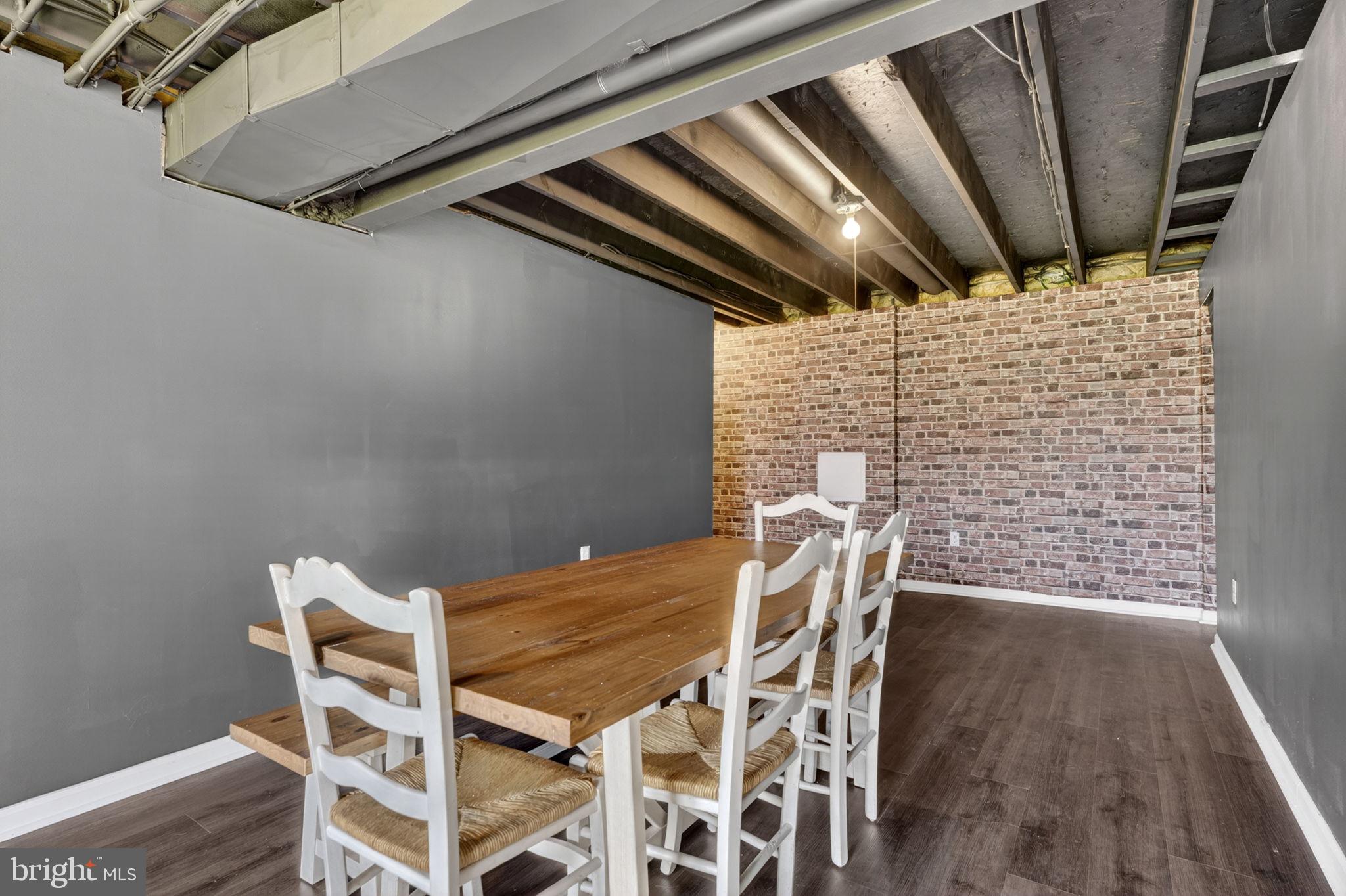 LOCUST HILL - Residential