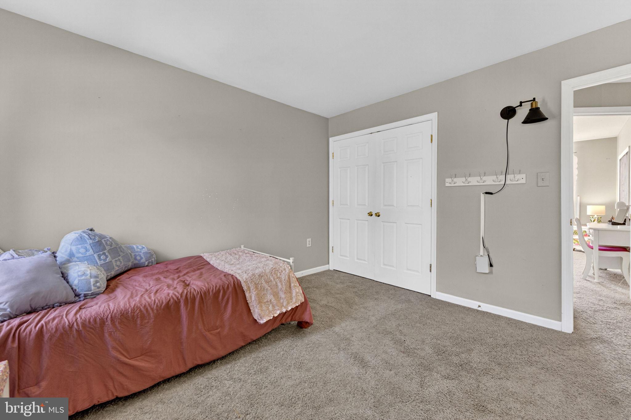 LOCUST HILL - Residential