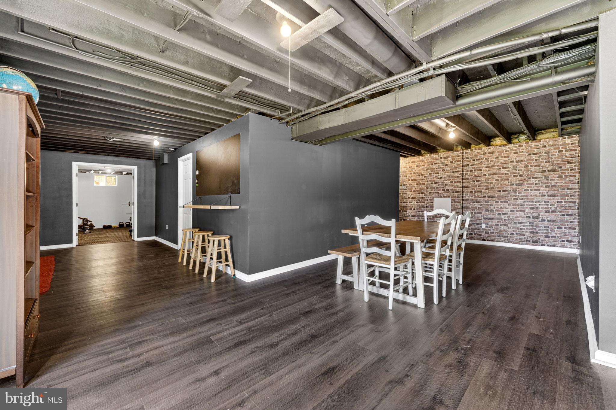 LOCUST HILL - Residential