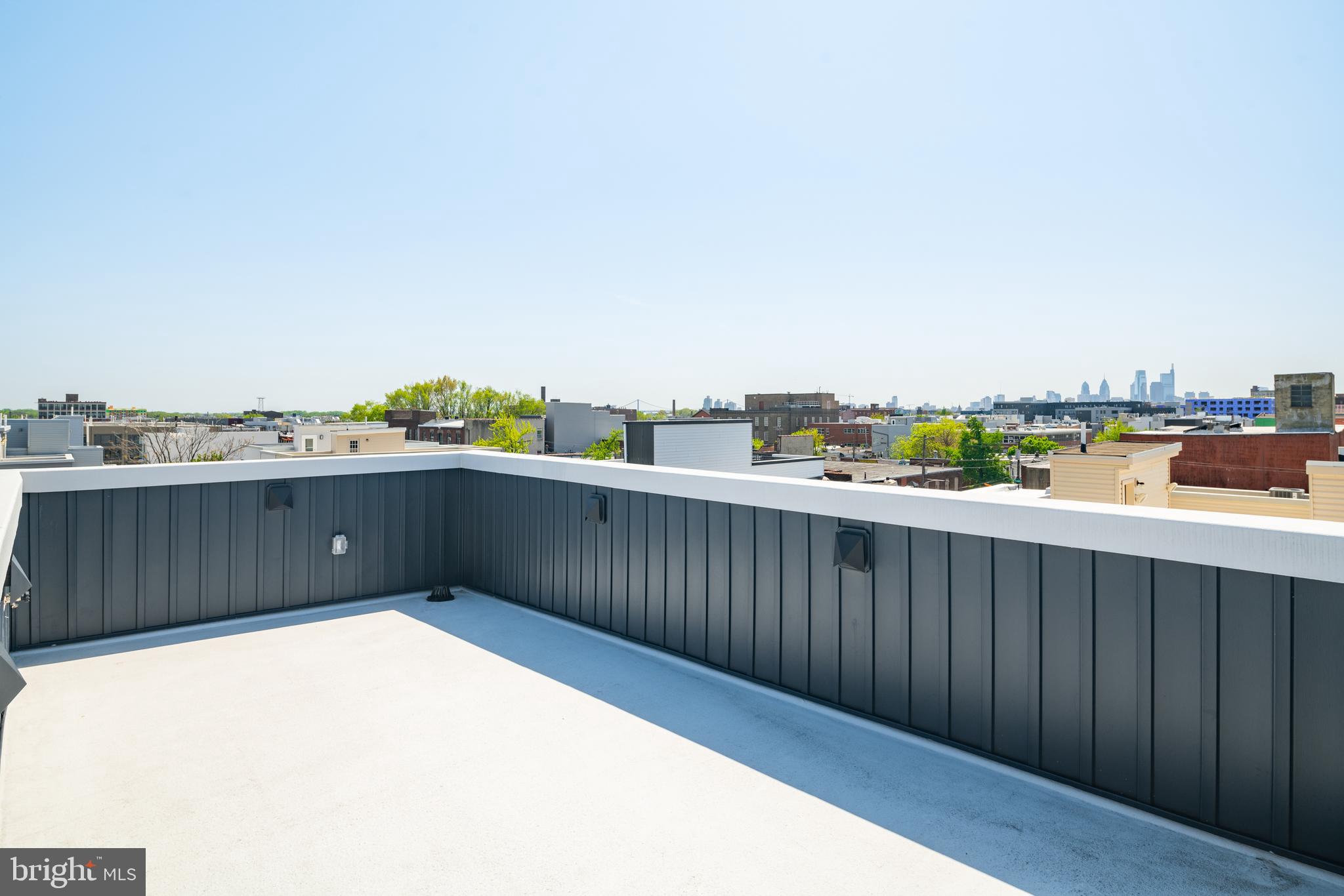 EAST KENSINGTON - Commercial Sale